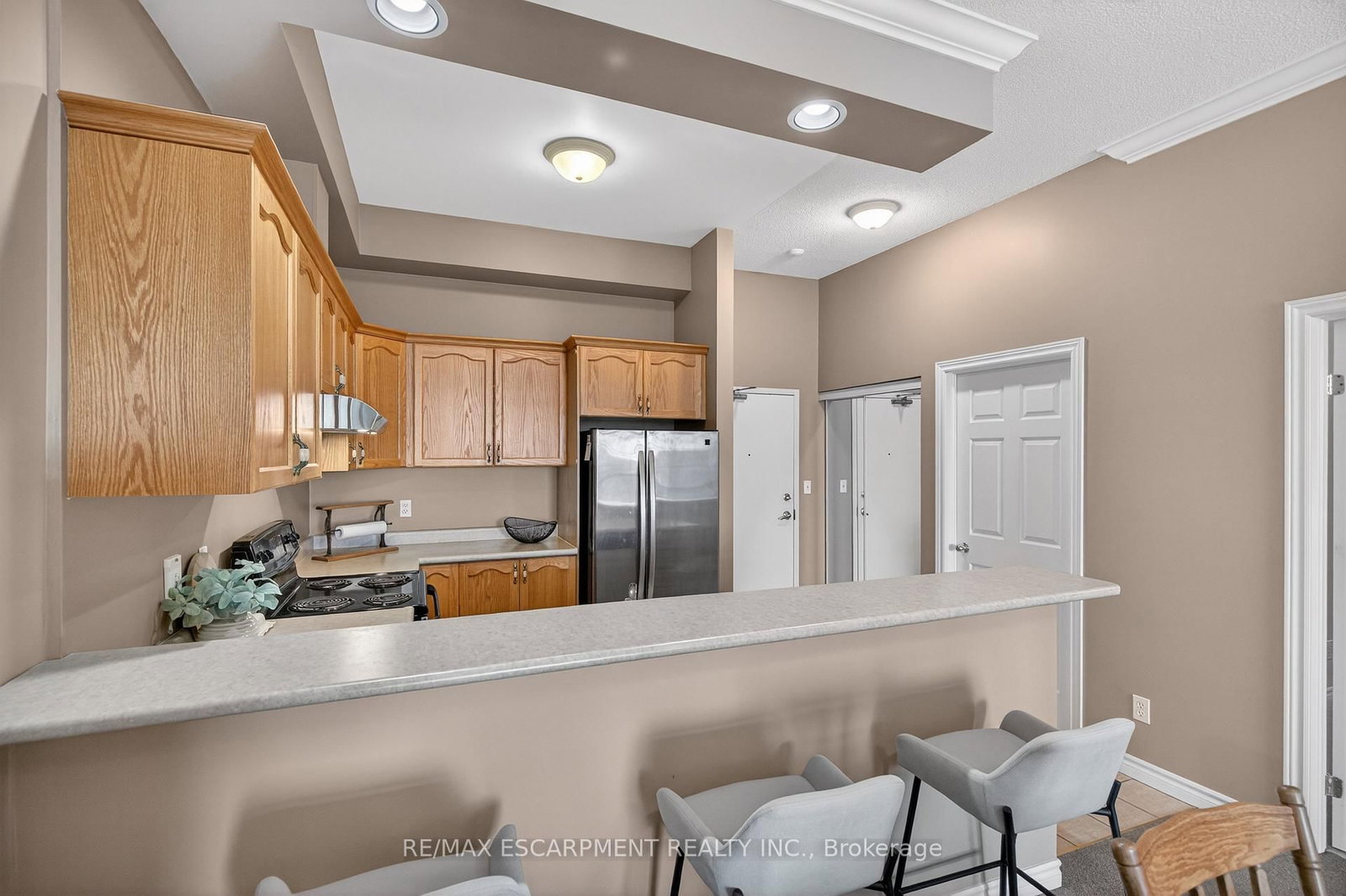 Photo 9 of Unit 320, 262 Dundas St E, Hamilton, Waterdown — HOMEH