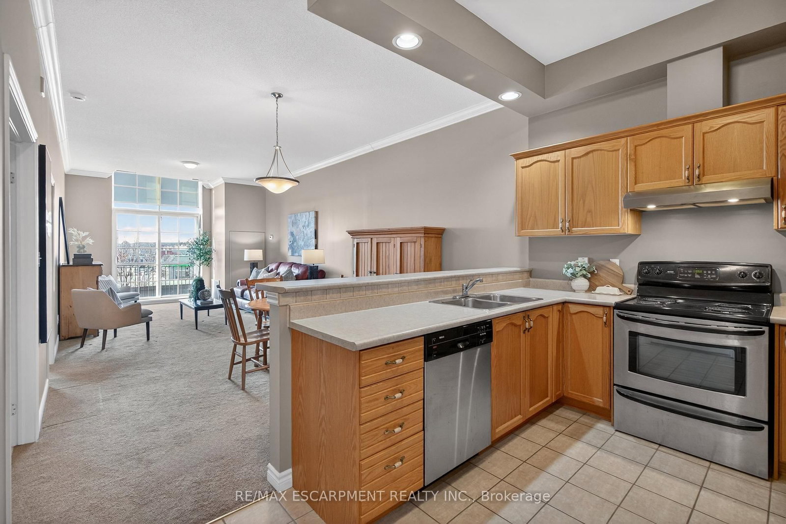 Photo 10 of Unit 320, 262 Dundas St E, Hamilton, Waterdown — HOMEH