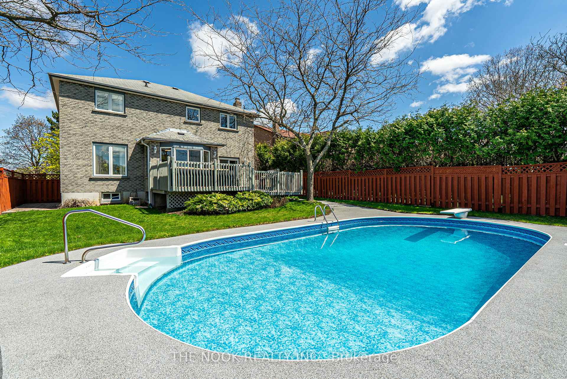 Photo 42 of 59 Pinedale Crescent, Clarington, Courtice — HOMEH