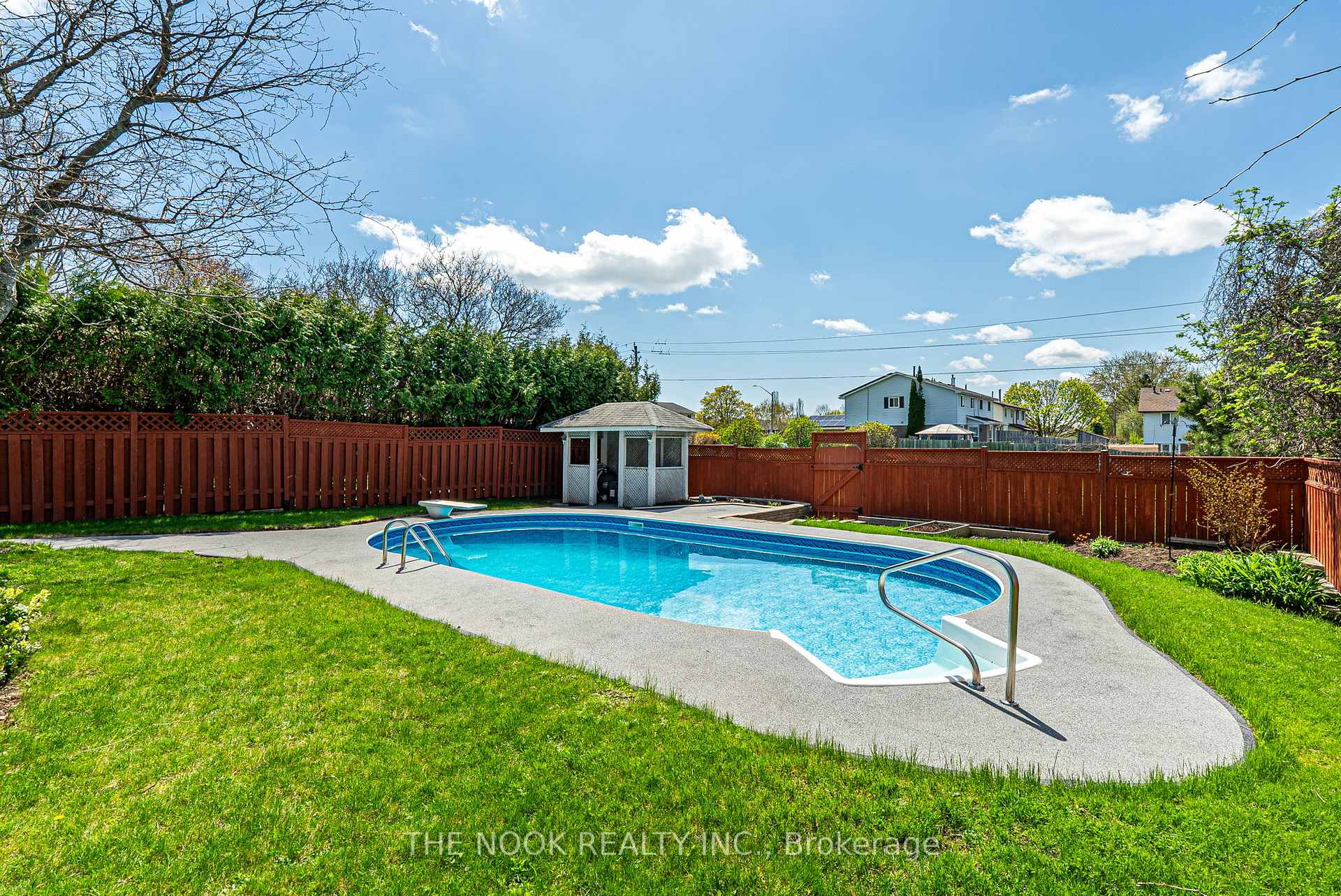 Photo 43 of 59 Pinedale Crescent, Clarington, Courtice — HOMEH
