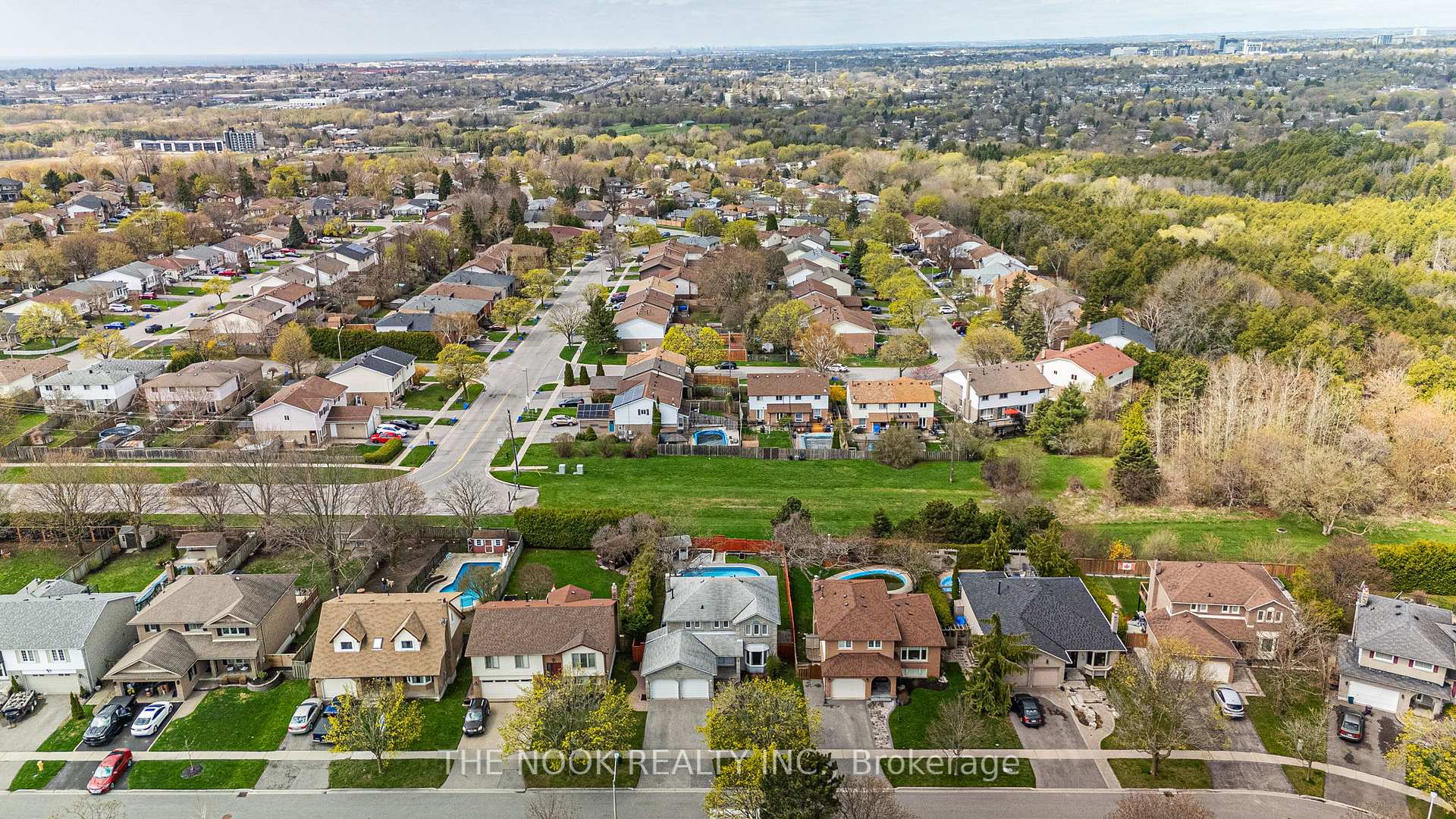 Photo 50 of 59 Pinedale Crescent, Clarington, Courtice — HOMEH
