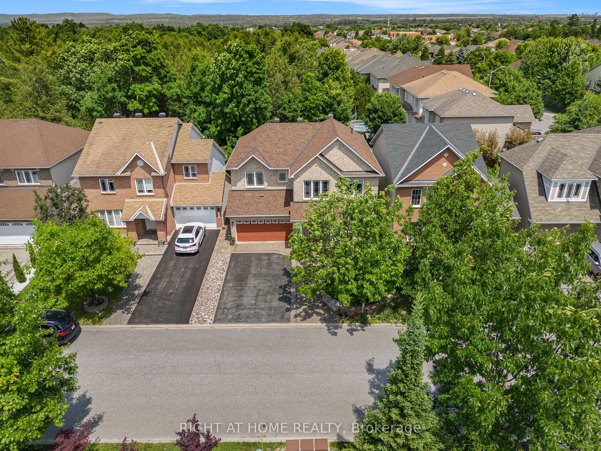 Photo 94 of 804 Oakside Crescent, Ottawa, Kanata - Morgan's Grant/South March — HOMEH