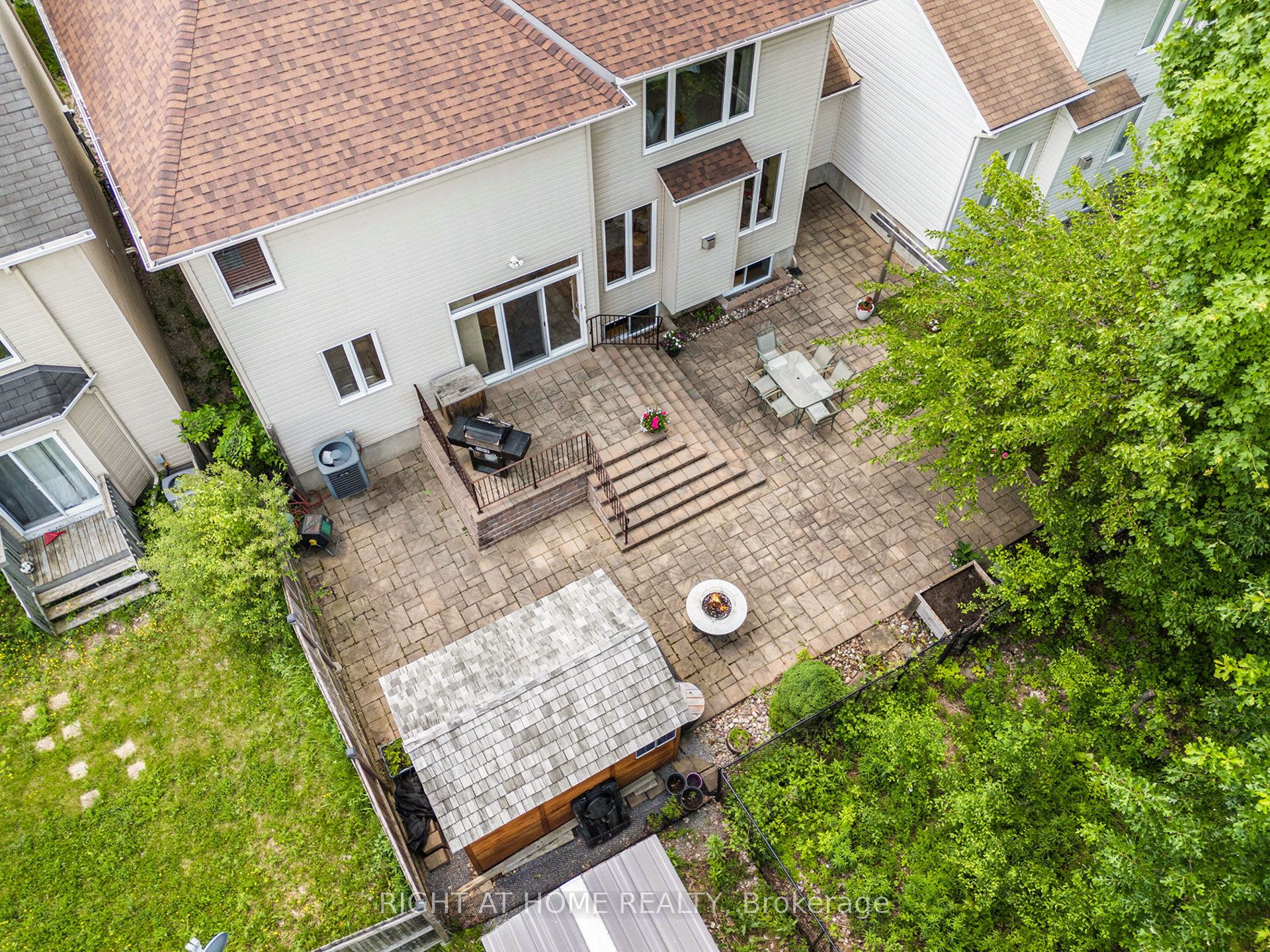 Photo 92 of 804 Oakside Crescent, Ottawa, Kanata - Morgan's Grant/South March — HOMEH