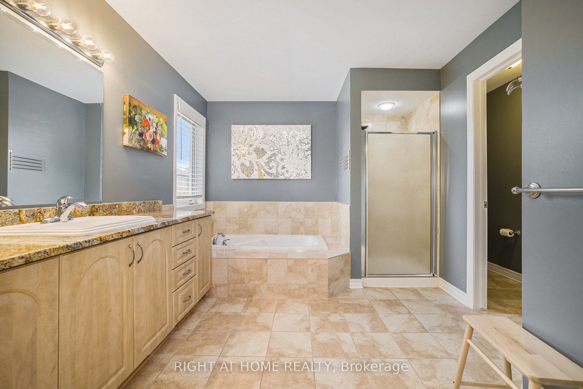 Photo 75 of 804 Oakside Crescent, Ottawa, Kanata - Morgan's Grant/South March — HOMEH