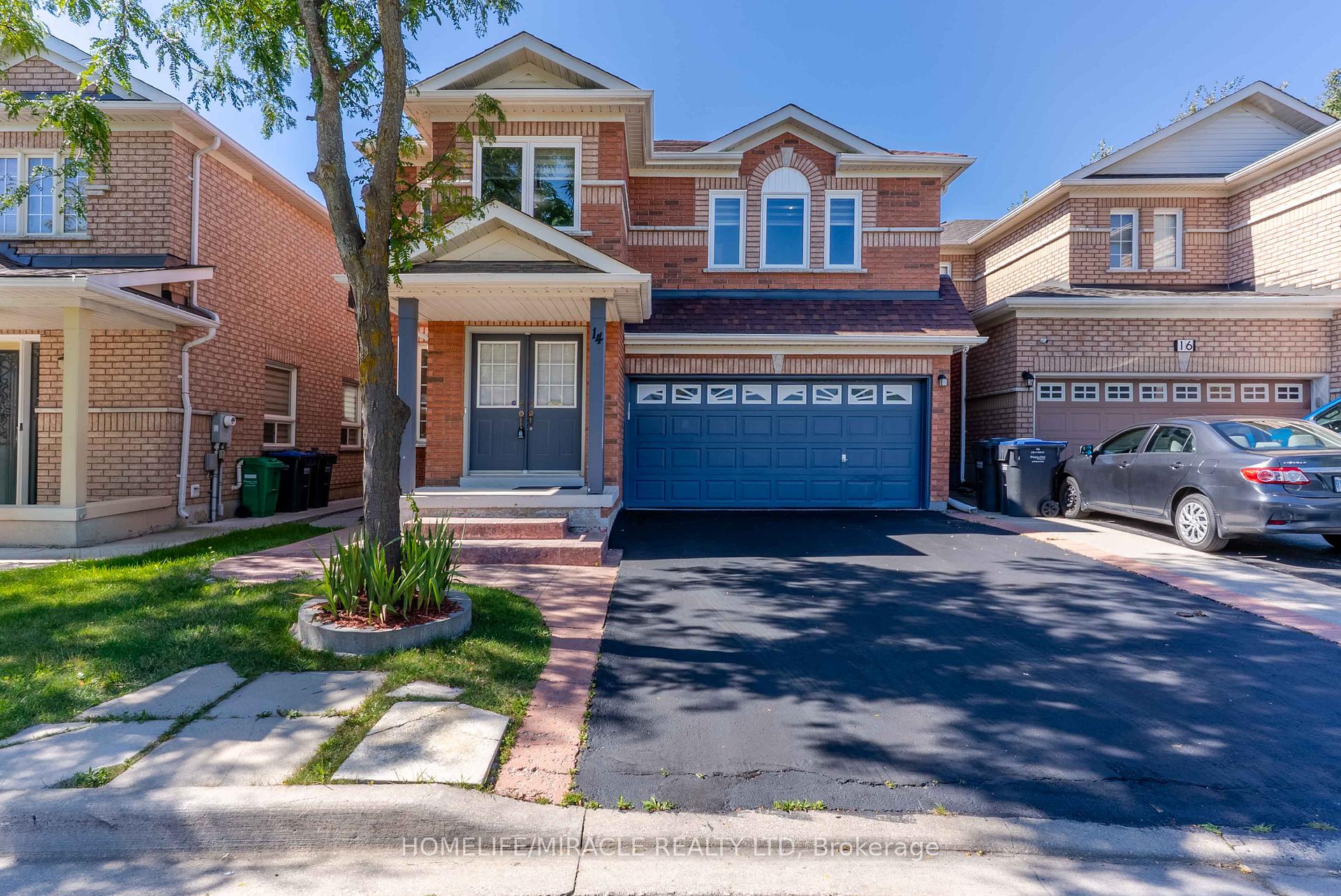 Front of 14 Galveston Crescent
