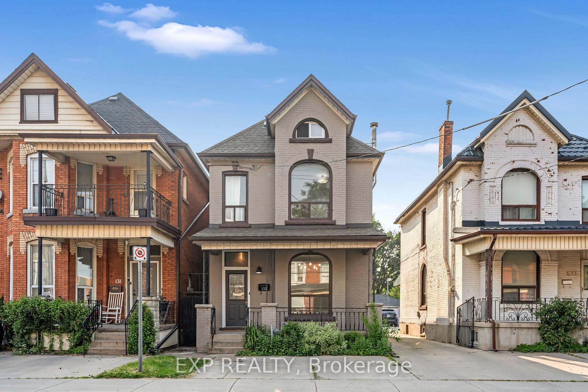 Front of 133 Wentworth Street N