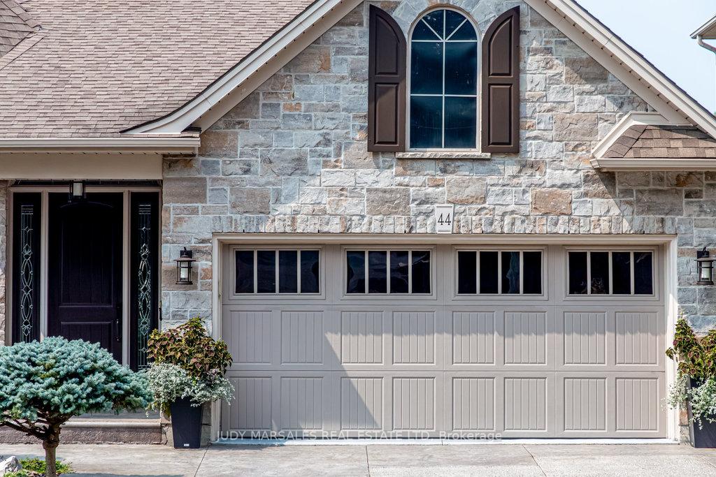 Photo 3 of 44 Turnbull Road, Hamilton, Dundas — HOMEH