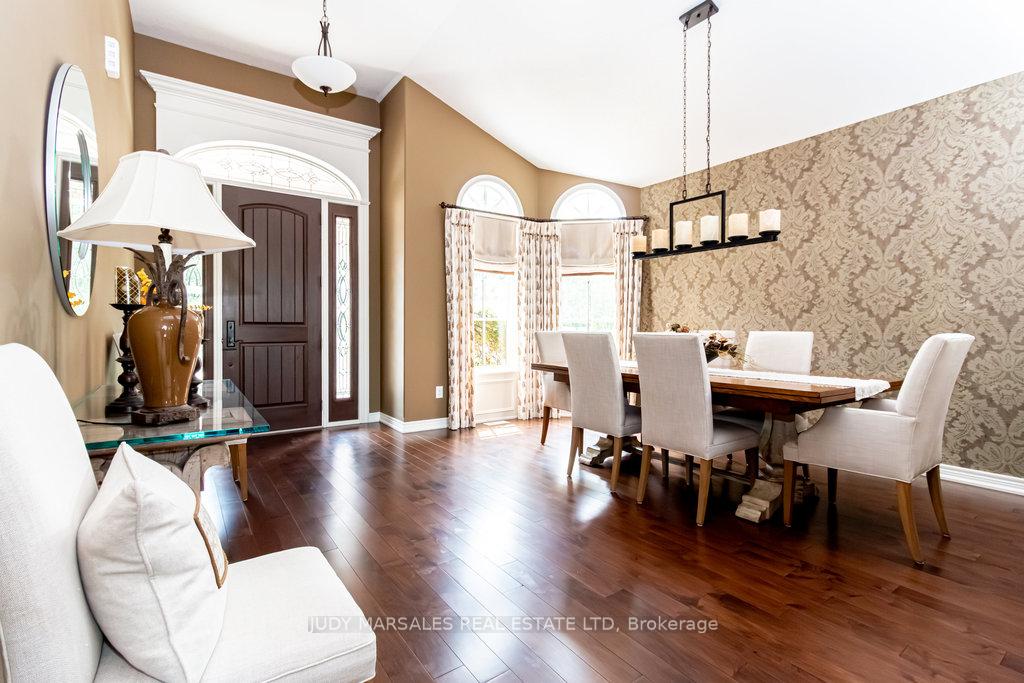 Photo 4 of 44 Turnbull Road, Hamilton, Dundas — HOMEH