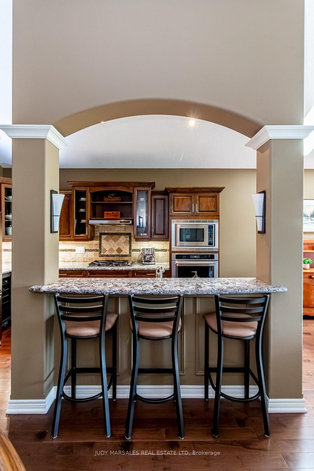 Photo 11 of 44 Turnbull Road, Hamilton, Dundas — HOMEH