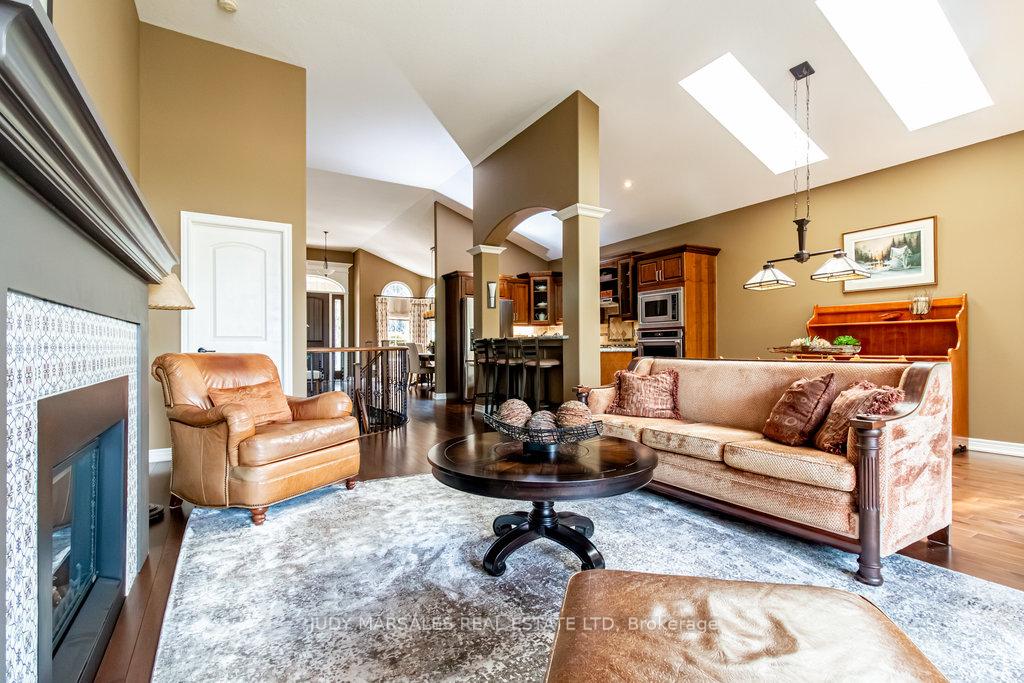 Photo 18 of 44 Turnbull Road, Hamilton, Dundas — HOMEH