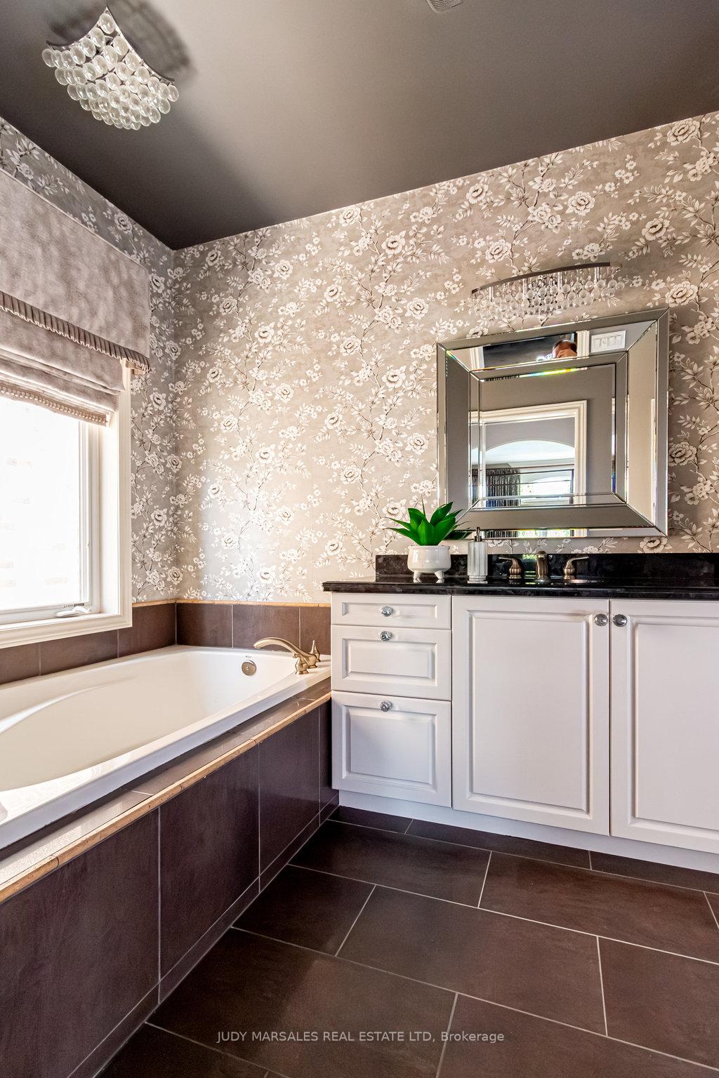 Photo 24 of 44 Turnbull Road, Hamilton, Dundas — HOMEH