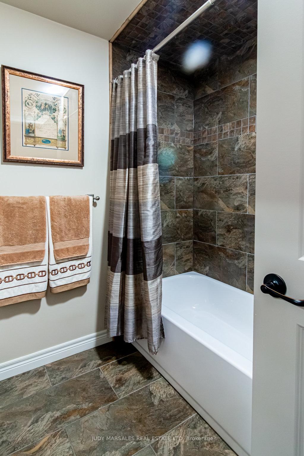 Photo 32 of 44 Turnbull Road, Hamilton, Dundas — HOMEH