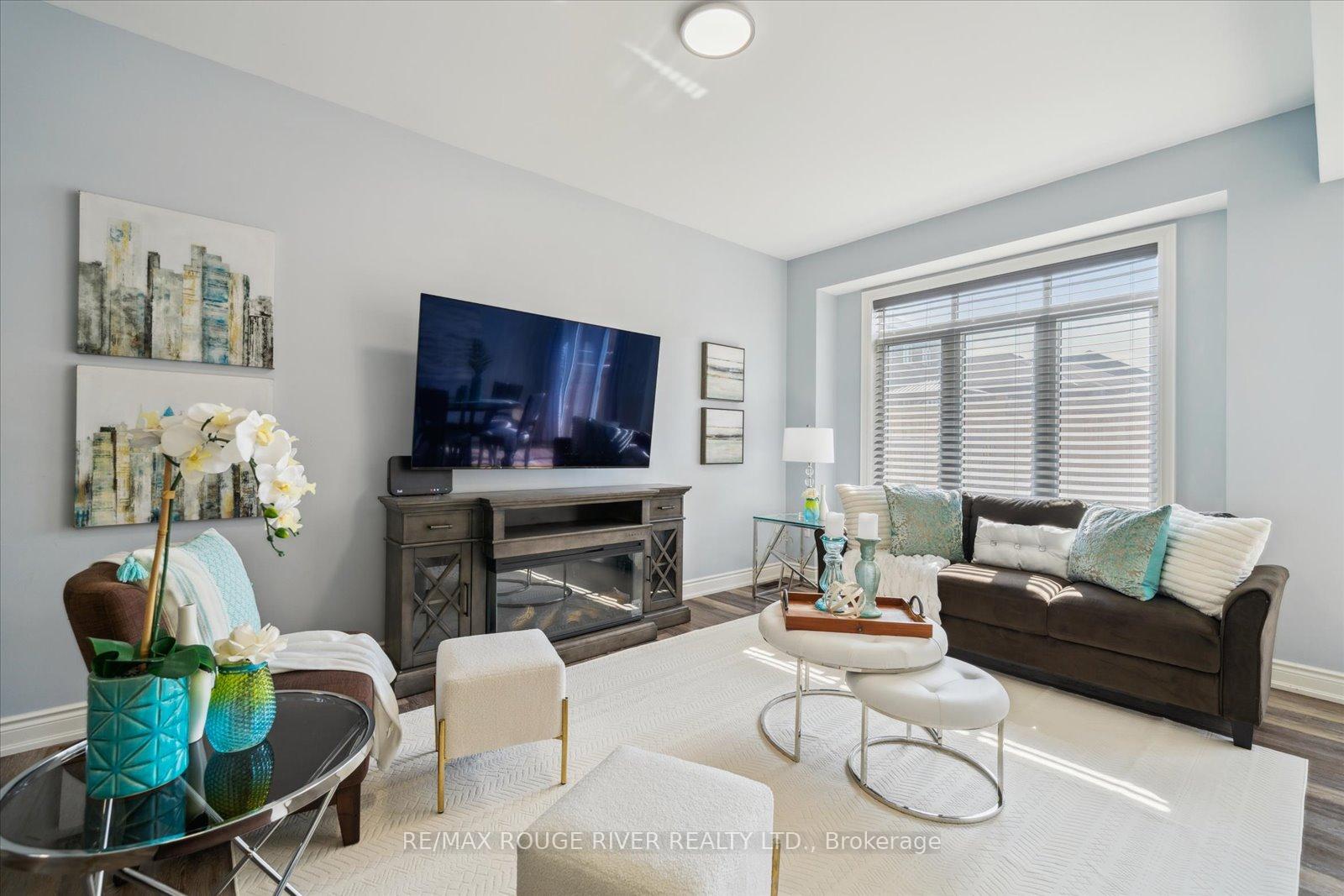 Photo 6 of 72 Lyle Drive, Clarington, Bowmanville — HOMEH