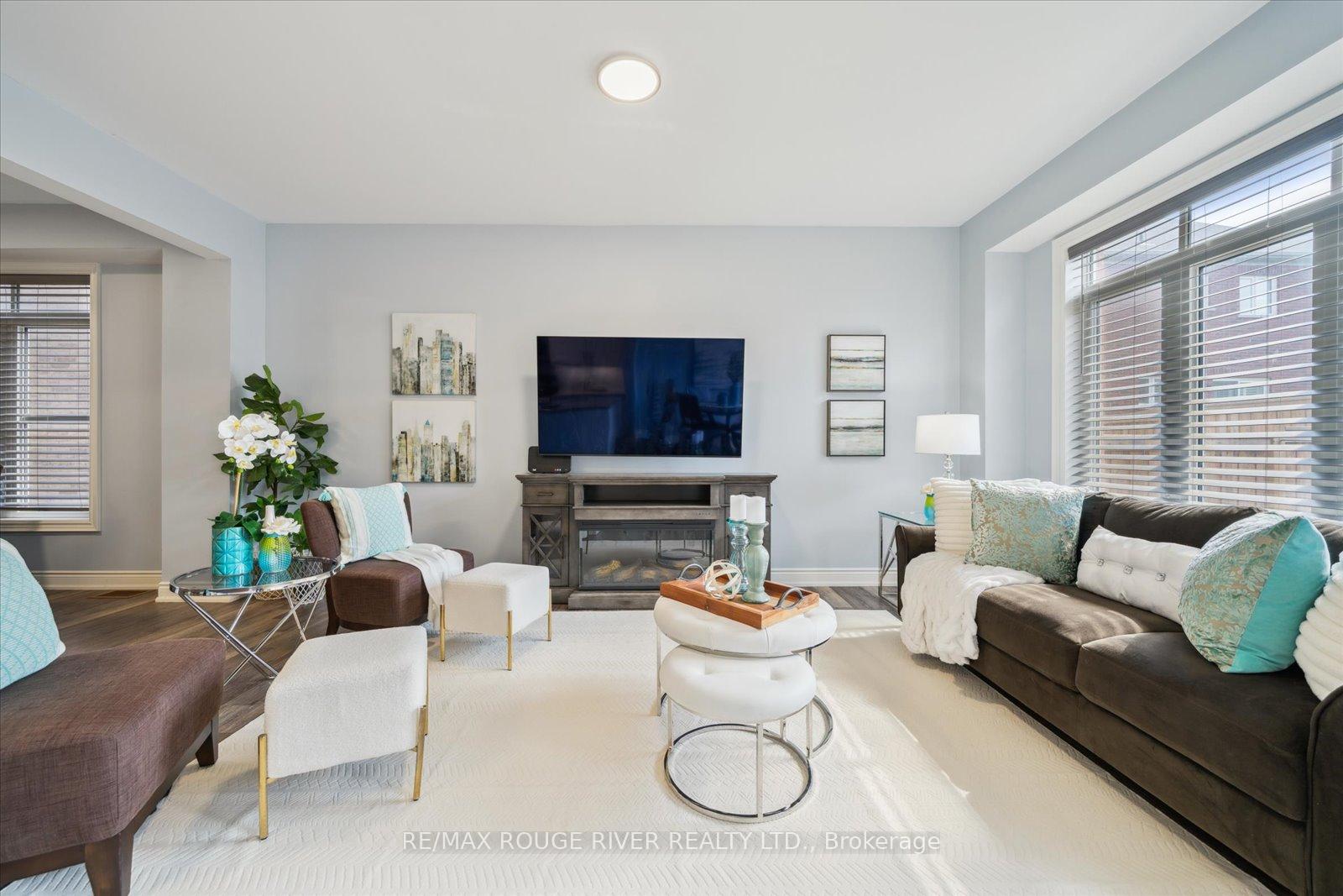 Photo 7 of 72 Lyle Drive, Clarington, Bowmanville — HOMEH
