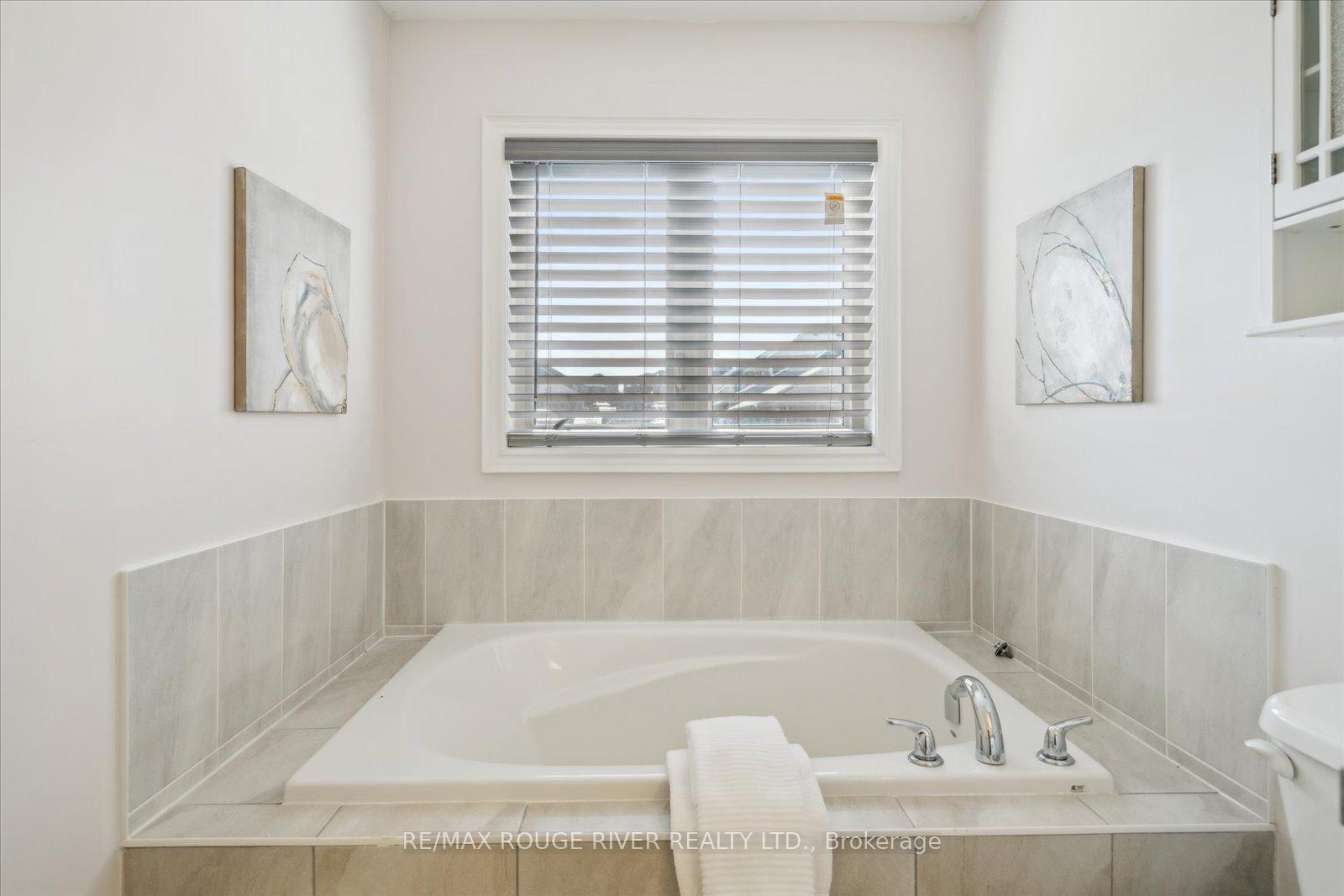 Photo 22 of 72 Lyle Drive, Clarington, Bowmanville — HOMEH
