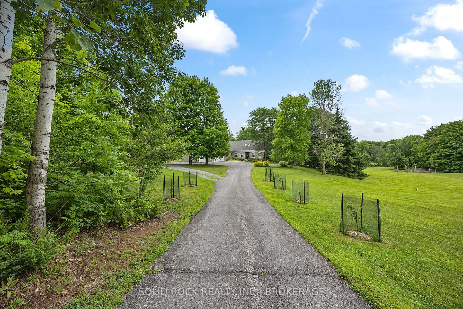 Photo 2 of 5915 Davey Drive, Frontenac, Frontenac South — HOMEH