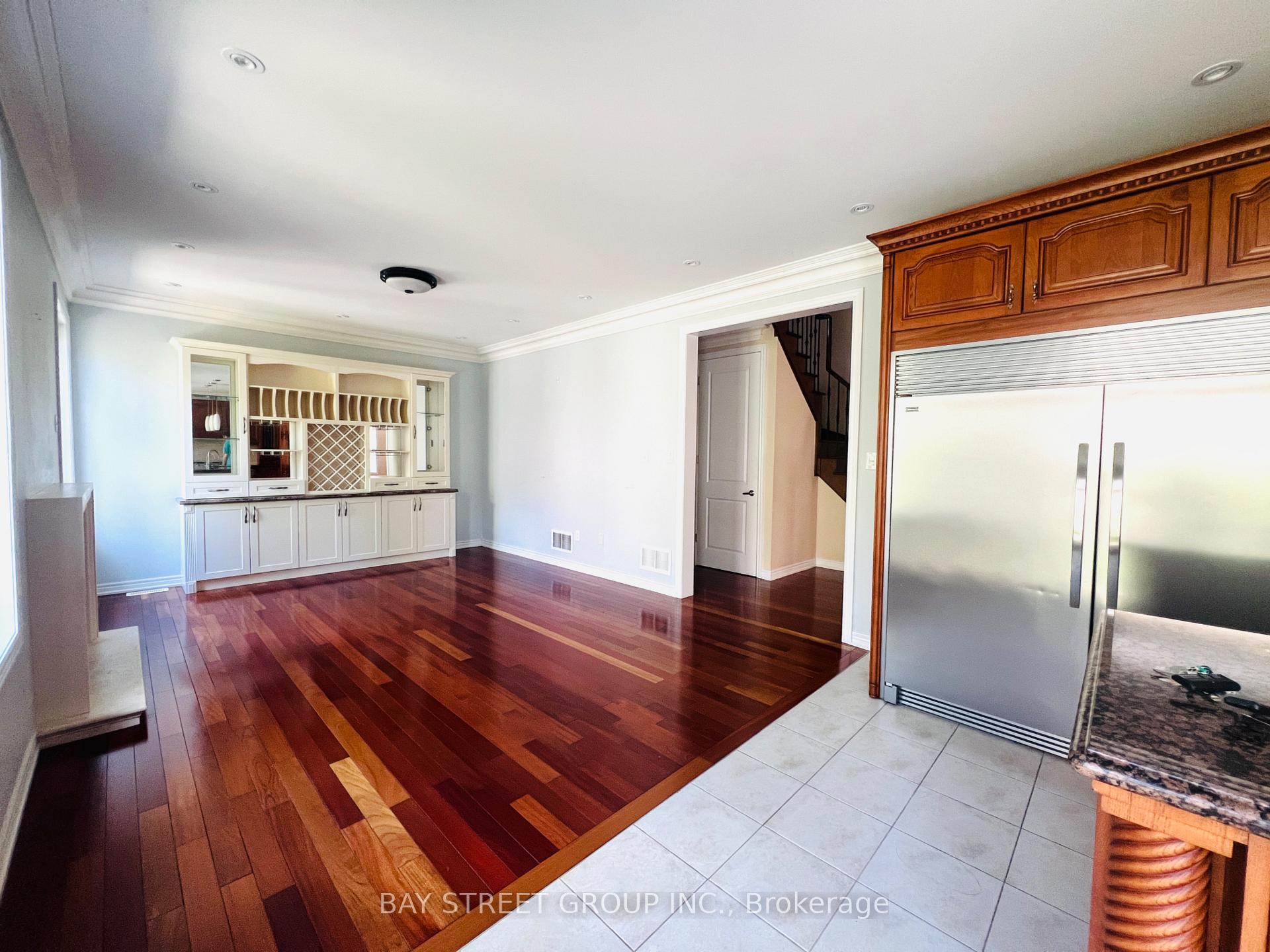 Photo 7 of 88 Halldorson Avenue, Aurora, Bayview Northeast — HOMEH