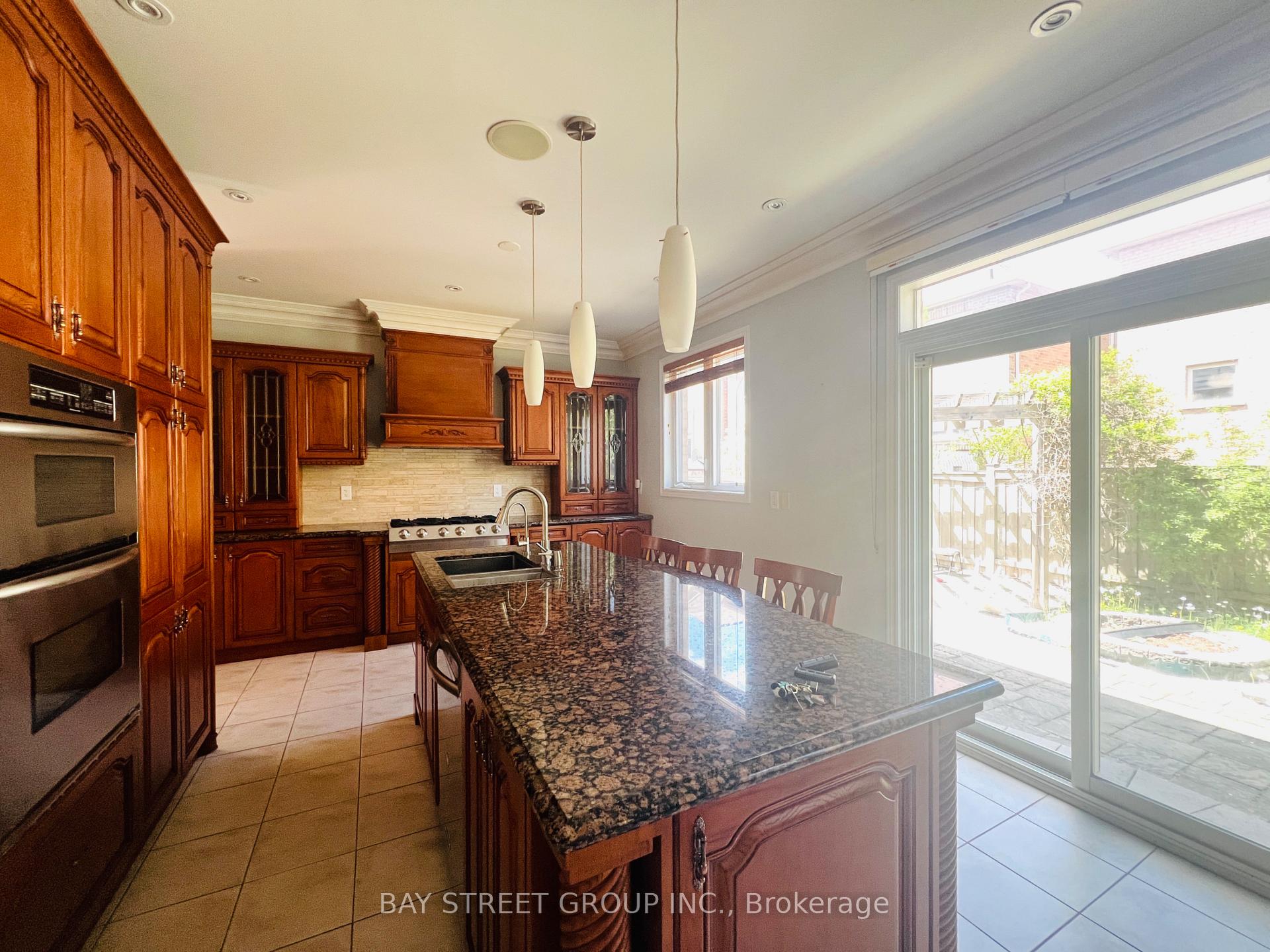 Photo 10 of 88 Halldorson Avenue, Aurora, Bayview Northeast — HOMEH