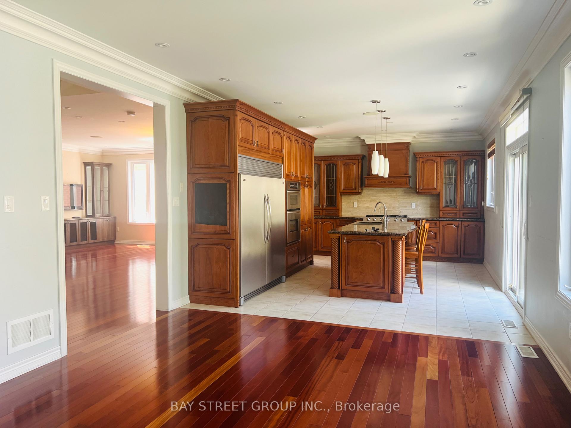Photo 9 of 88 Halldorson Avenue, Aurora, Bayview Northeast — HOMEH