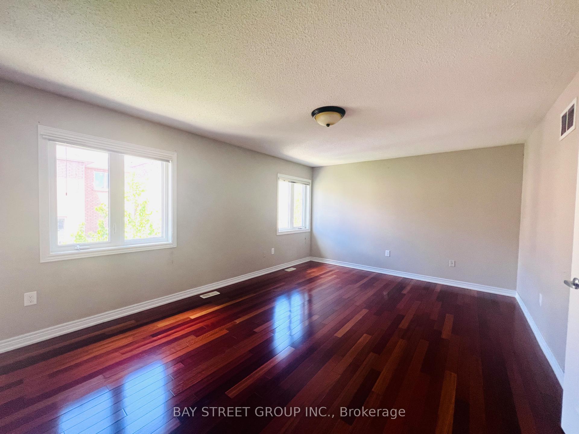 Photo 15 of 88 Halldorson Avenue, Aurora, Bayview Northeast — HOMEH