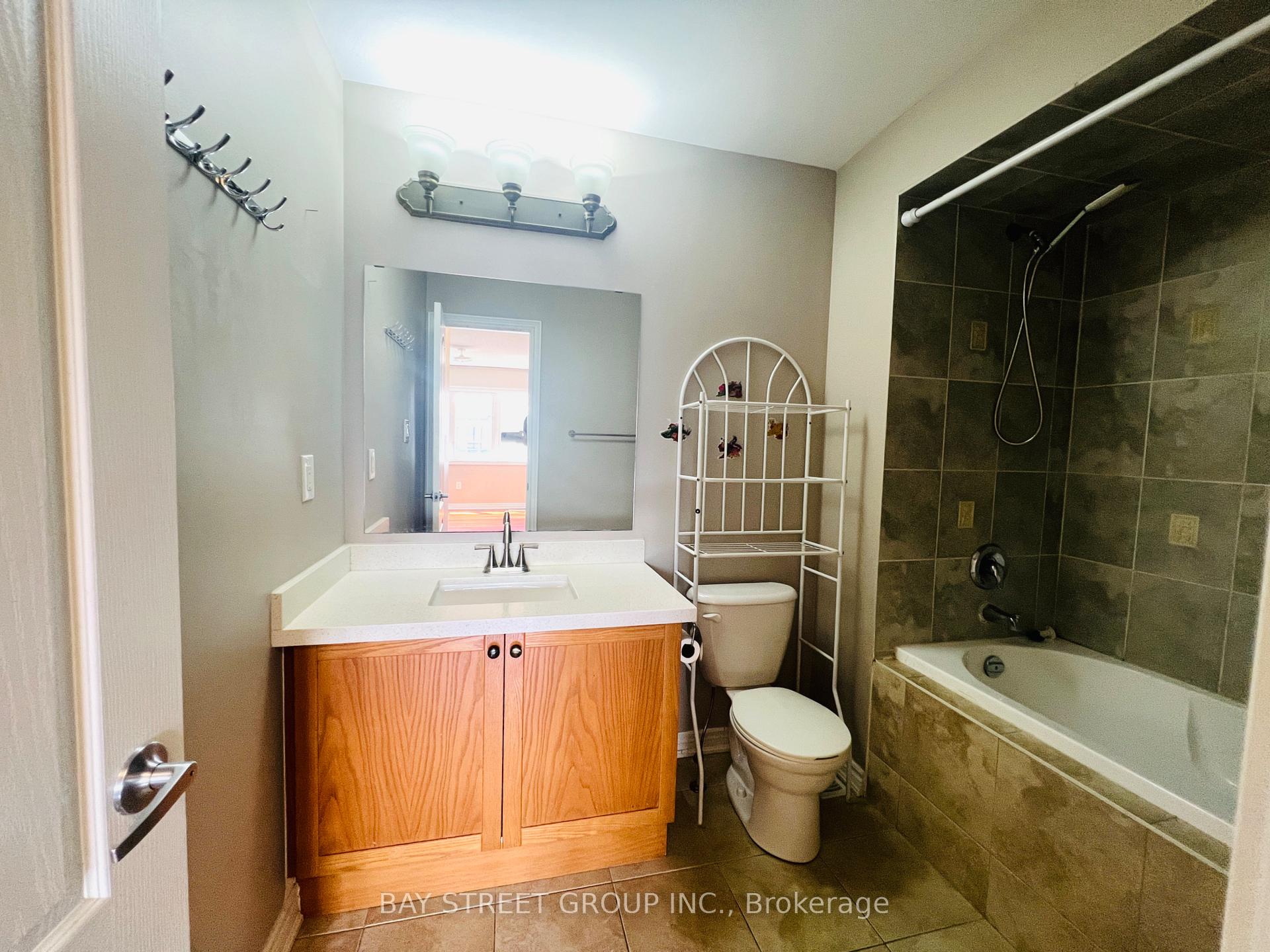 Photo 26 of 88 Halldorson Avenue, Aurora, Bayview Northeast — HOMEH
