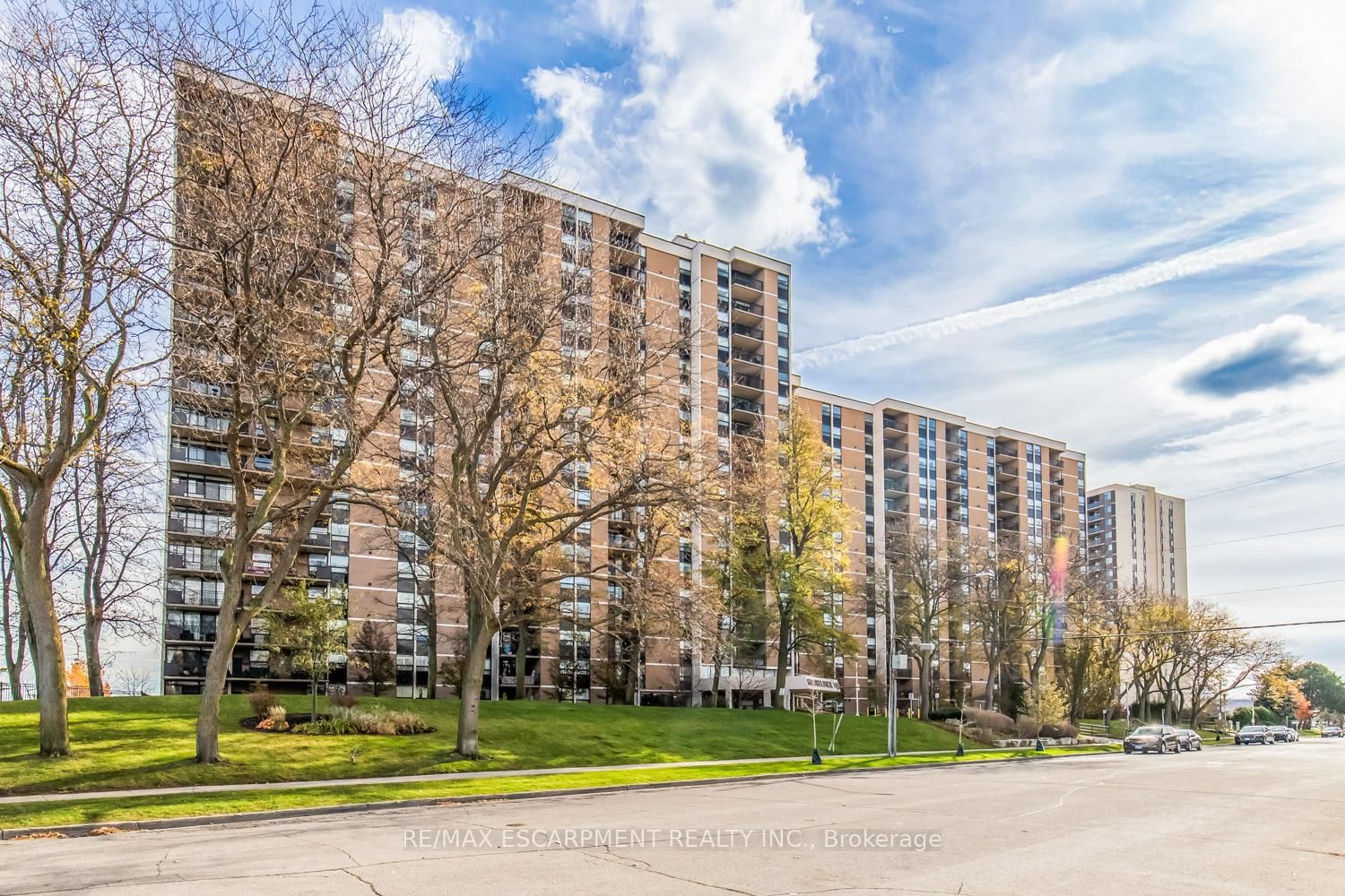 Photo 2 of Unit 310, 500 Green Rd, Hamilton, Lakeshore — HOMEH