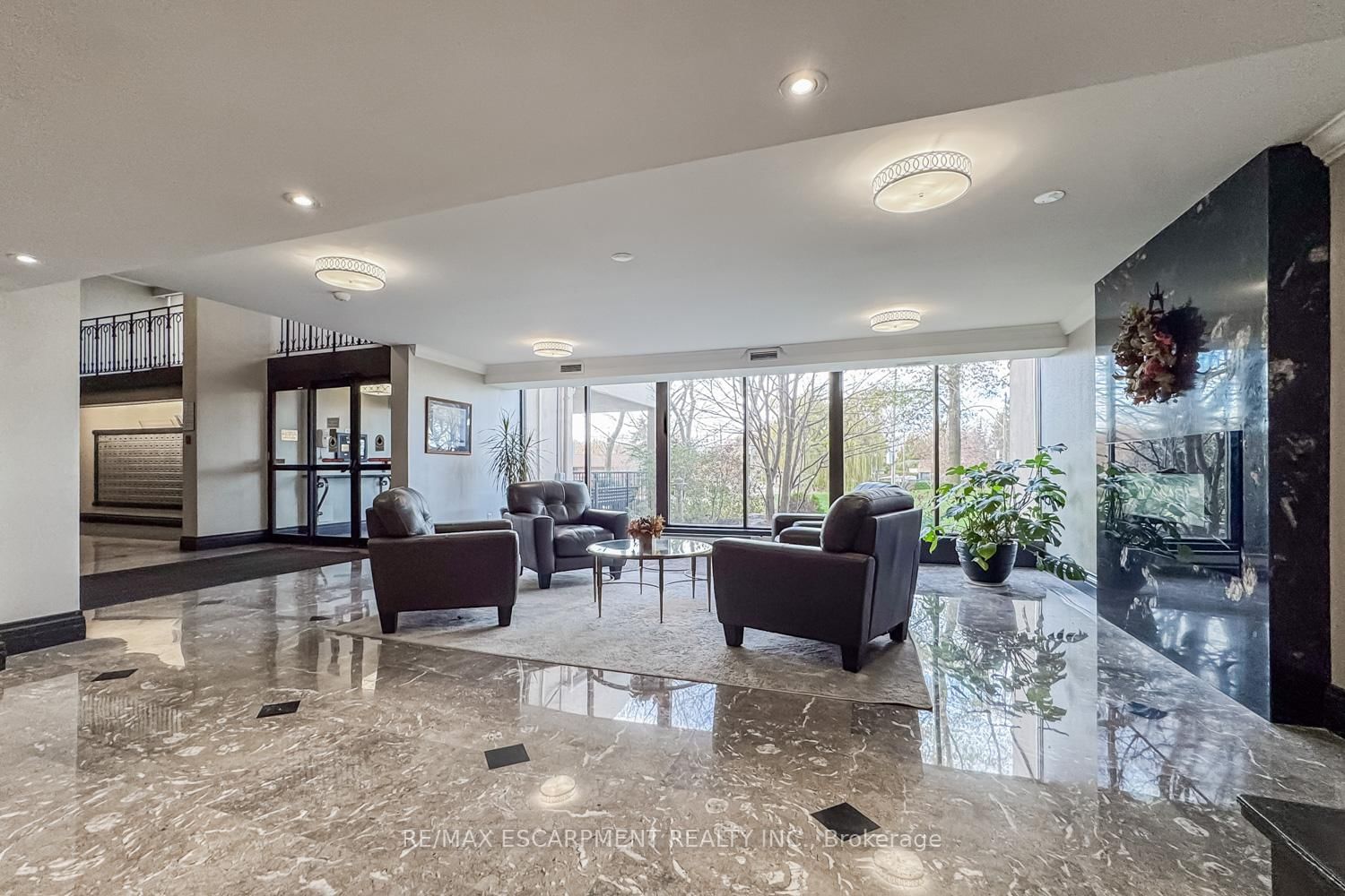 Photo 4 of Unit 310, 500 Green Rd, Hamilton, Lakeshore — HOMEH
