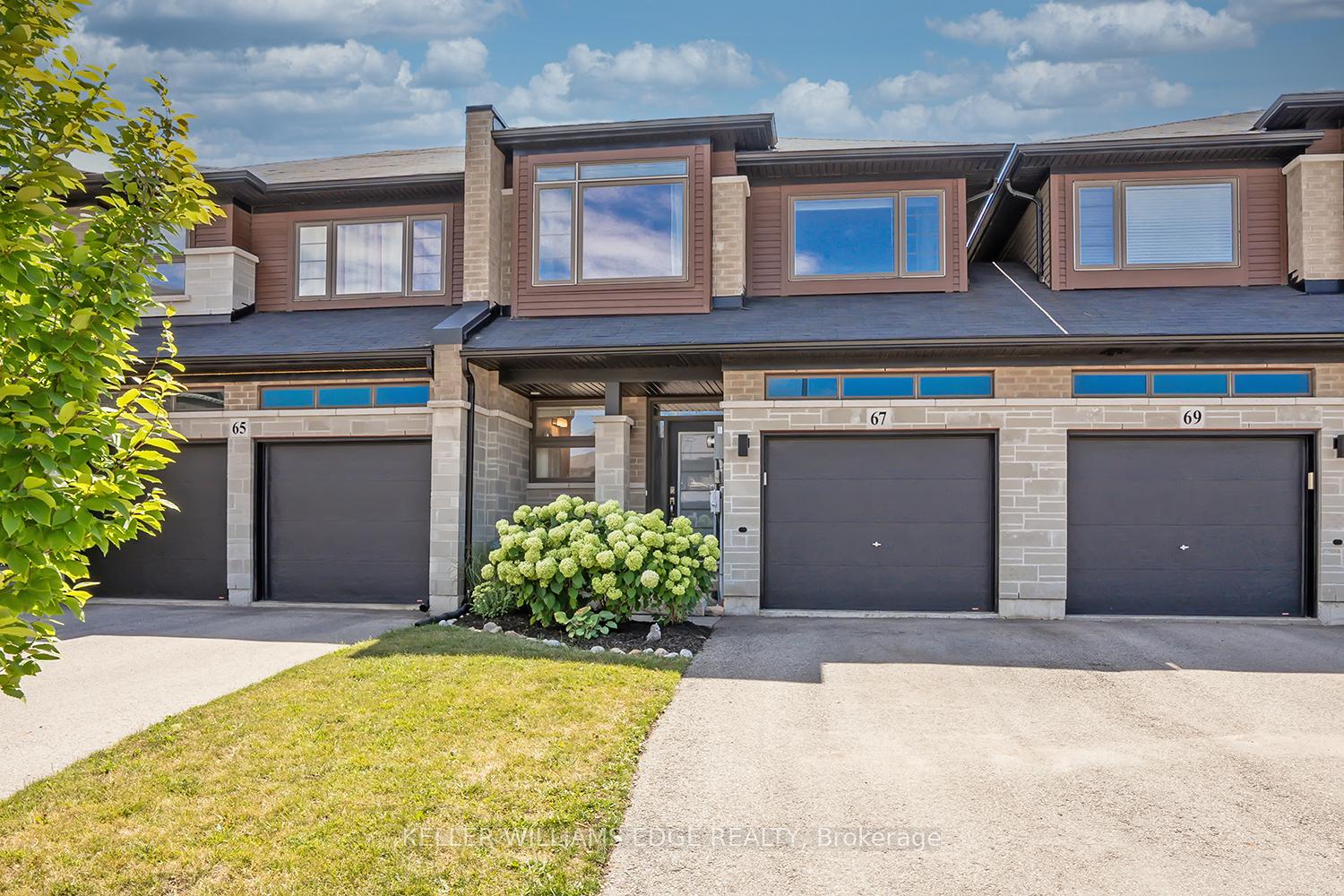 Photo 2 of 67 Columbus Gate, Hamilton, Stoney Creek Mountain — HOMEH