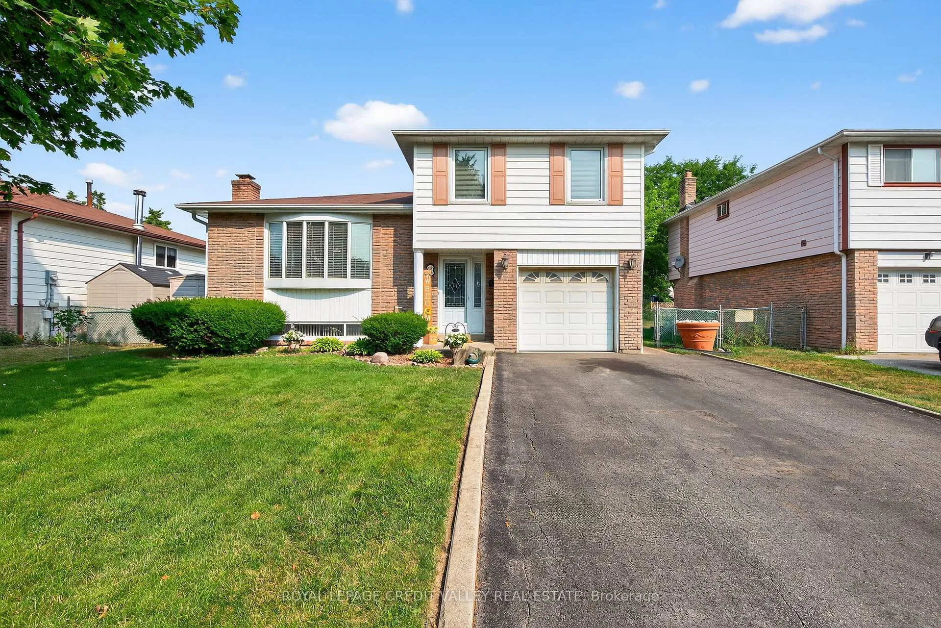Front of 60 Gondola Crescent