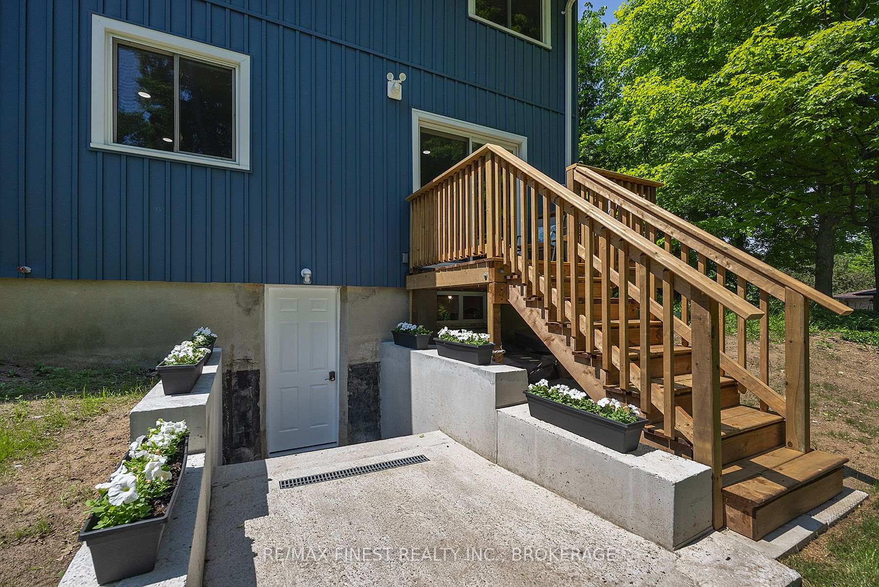 Photo 4 of 5937 Davey Drive, Frontenac, Frontenac South — HOMEH