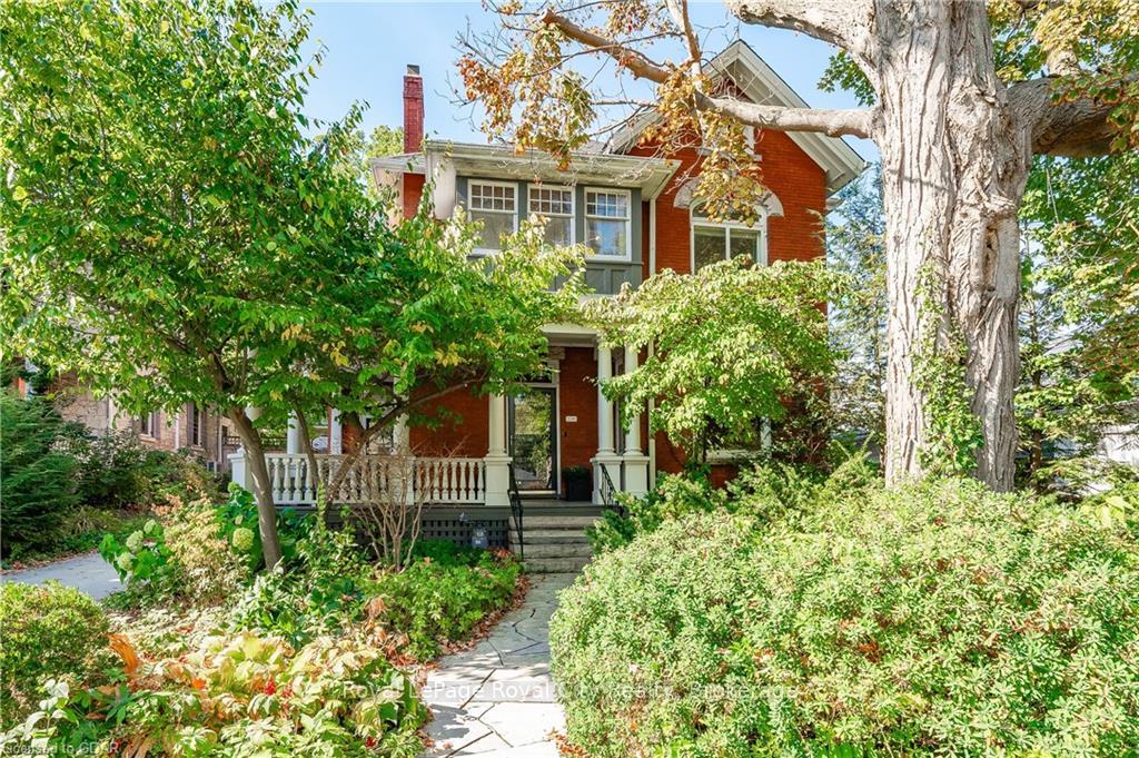 Front of 138 Dublin Street N