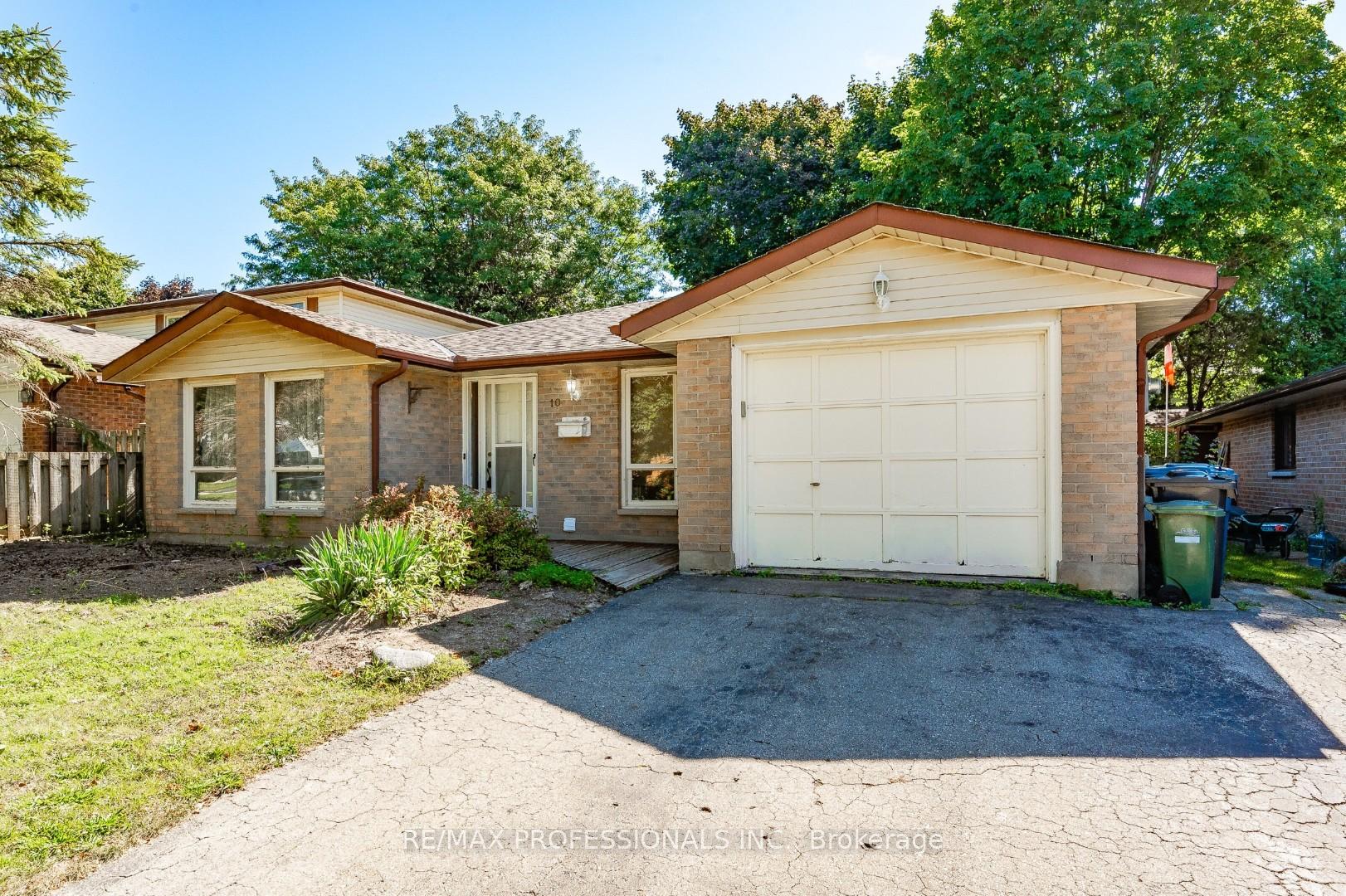 Photo 3 of 10 Brombal Drive, Guelph, Kortright West — HOMEH
