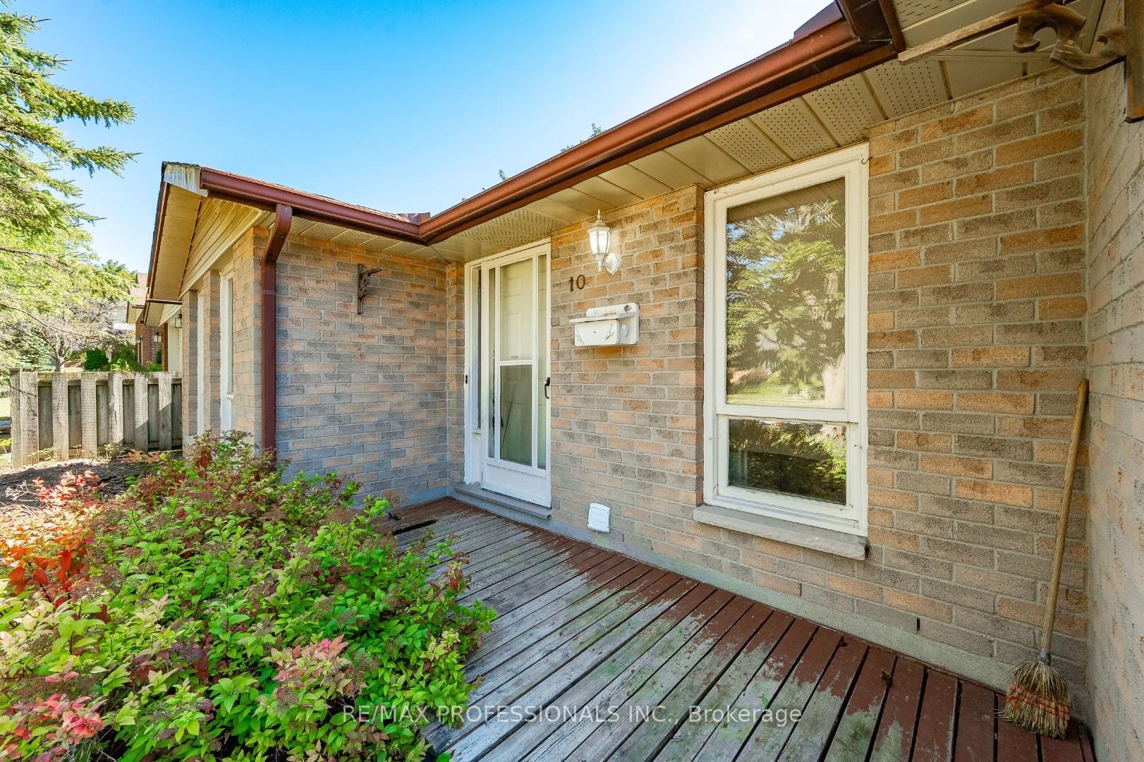 Photo 5 of 10 Brombal Drive, Guelph, Kortright West — HOMEH