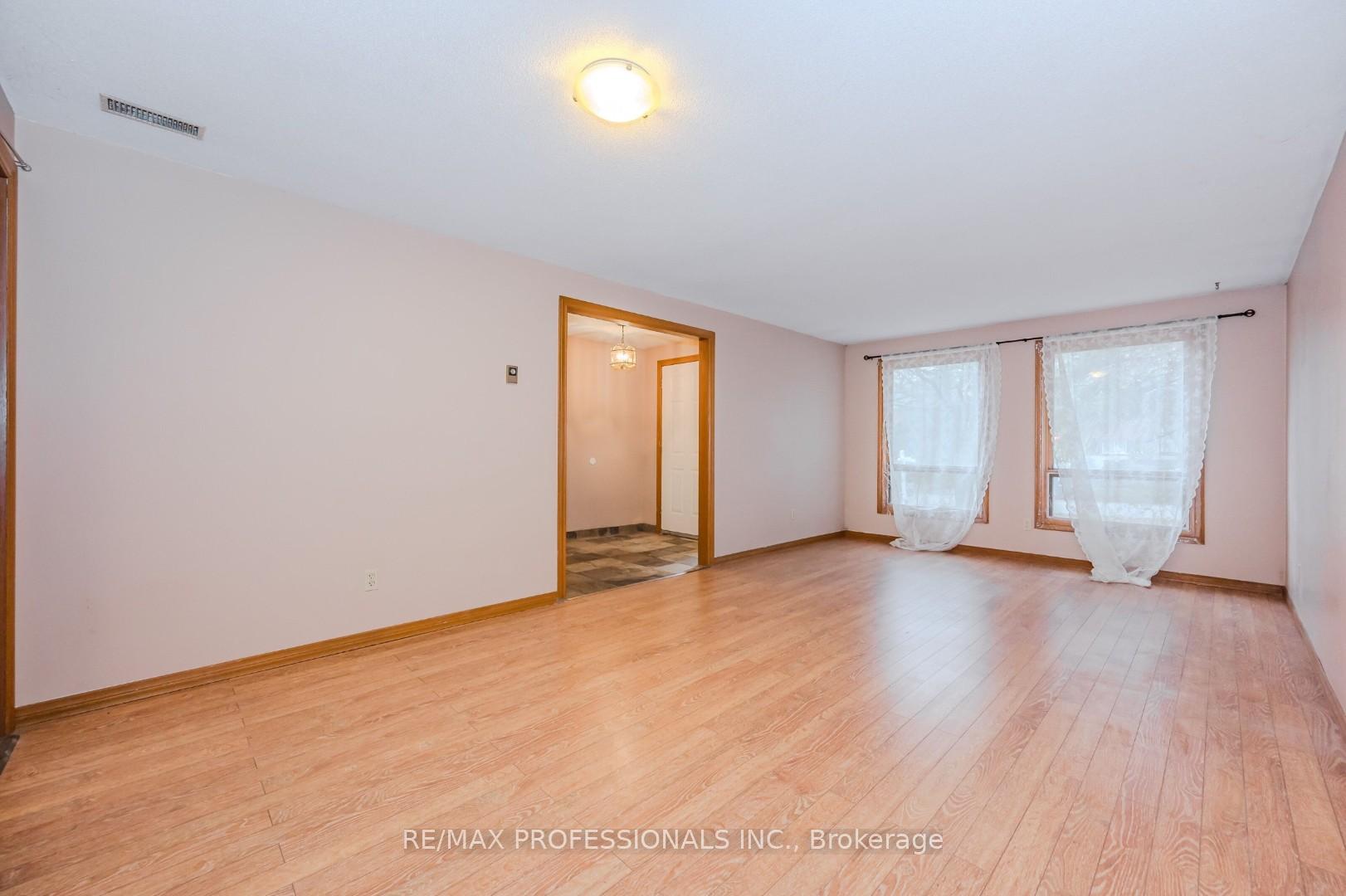 Photo 8 of 10 Brombal Drive, Guelph, Kortright West — HOMEH