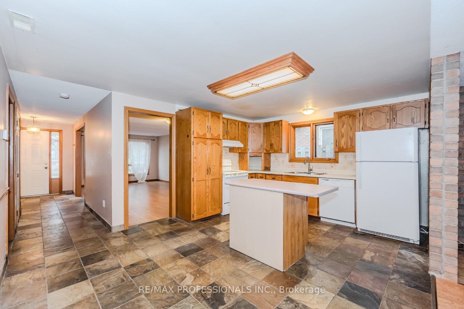 Photo 13 of 10 Brombal Drive, Guelph, Kortright West — HOMEH