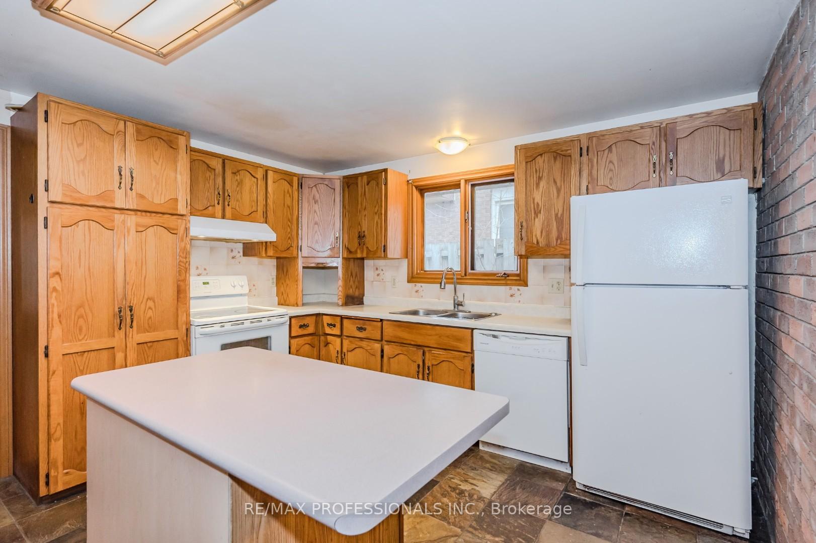 Photo 14 of 10 Brombal Drive, Guelph, Kortright West — HOMEH