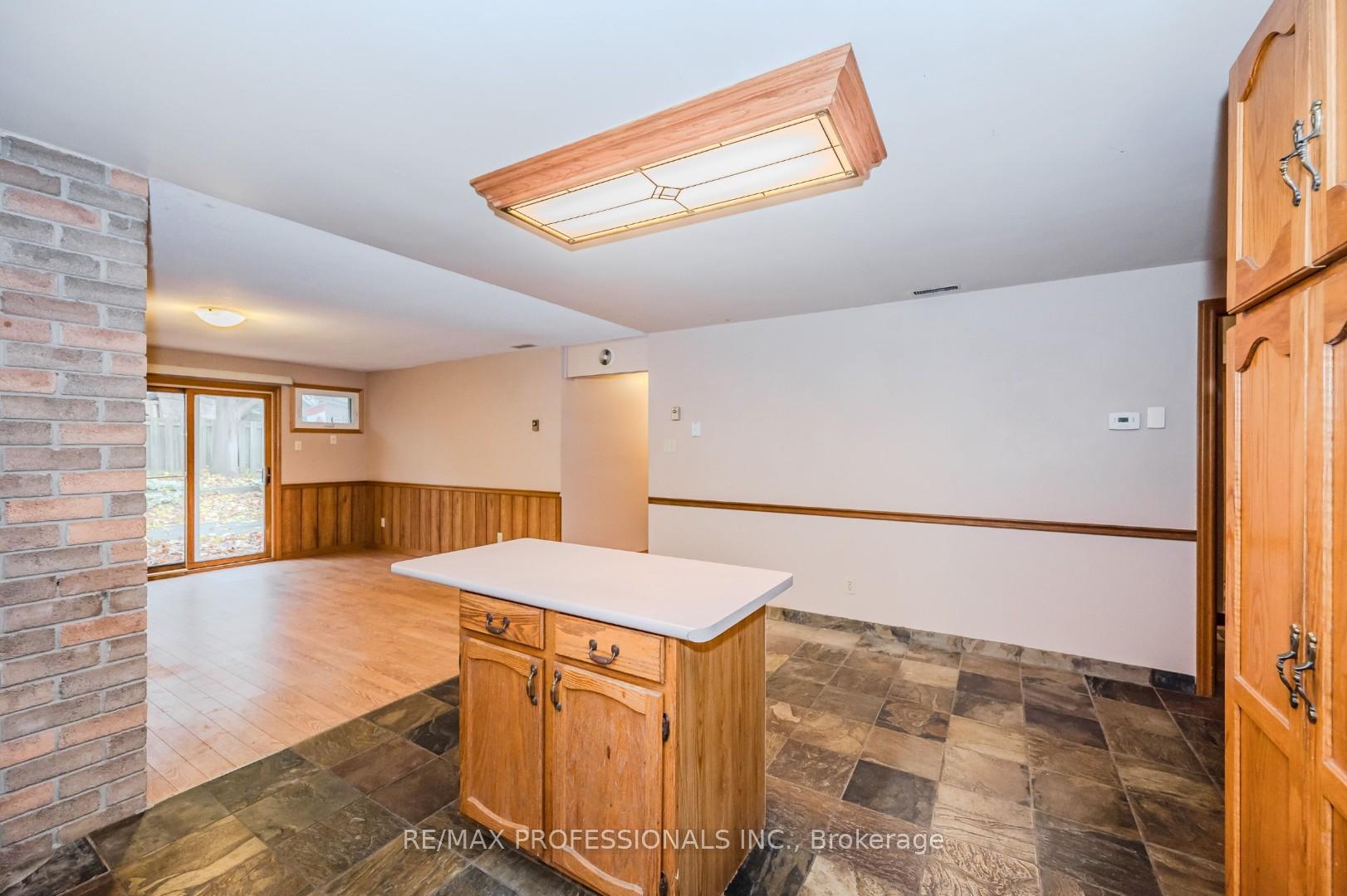 Photo 16 of 10 Brombal Drive, Guelph, Kortright West — HOMEH