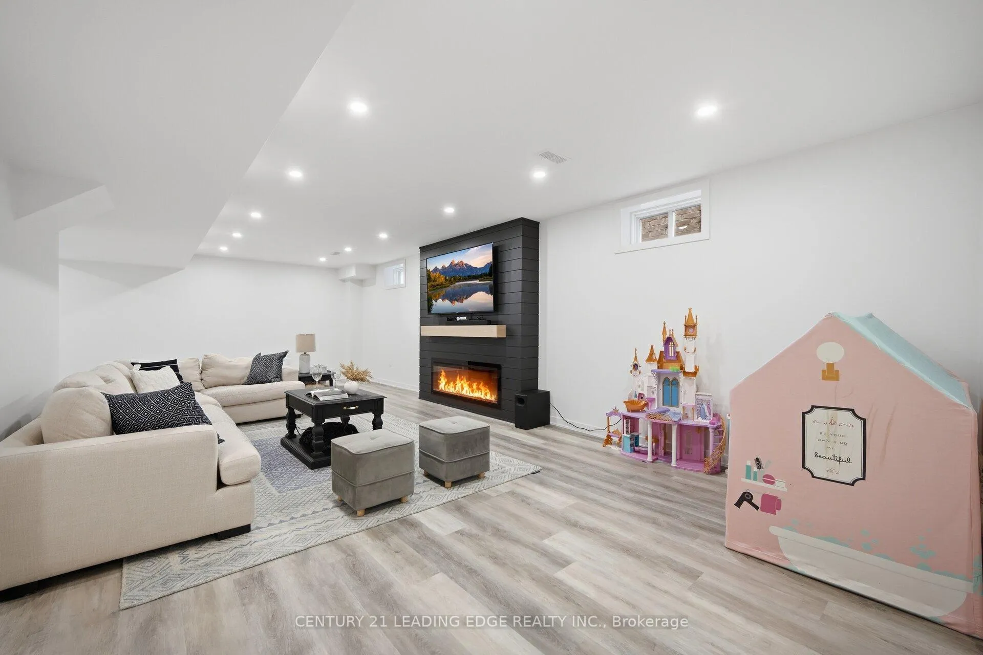 Photo 31 of 88 Fred Jackman Avenue, Clarington, Bowmanville — HOMEH