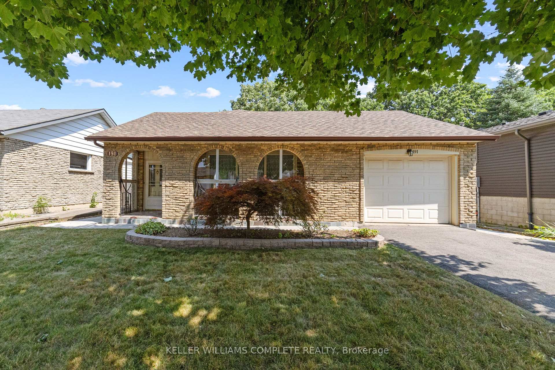 Photo 1 of 191 Appleford Court, Hamilton, Fessenden — HOMEH