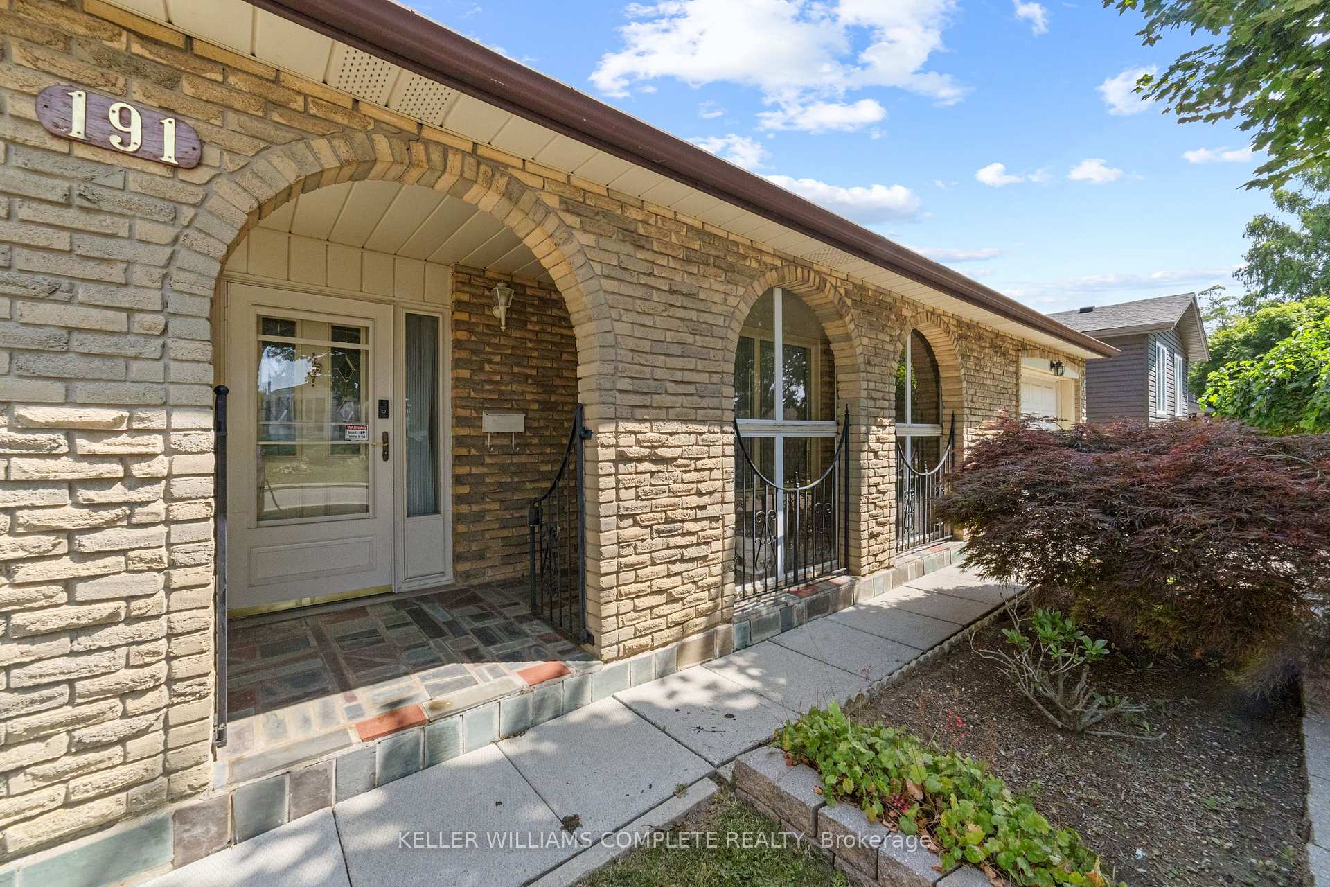 Photo 4 of 191 Appleford Court, Hamilton, Fessenden — HOMEH