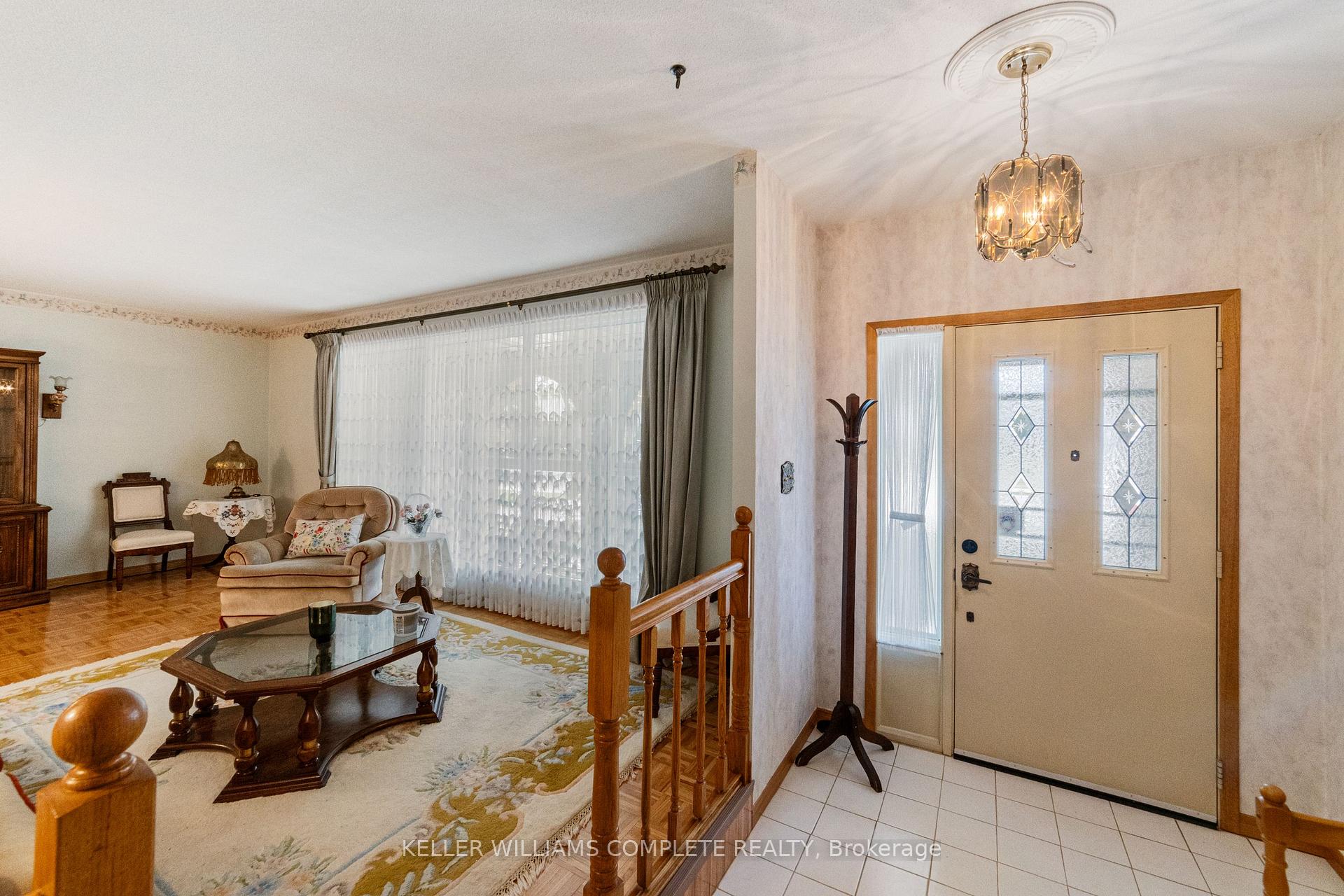 Photo 5 of 191 Appleford Court, Hamilton, Fessenden — HOMEH