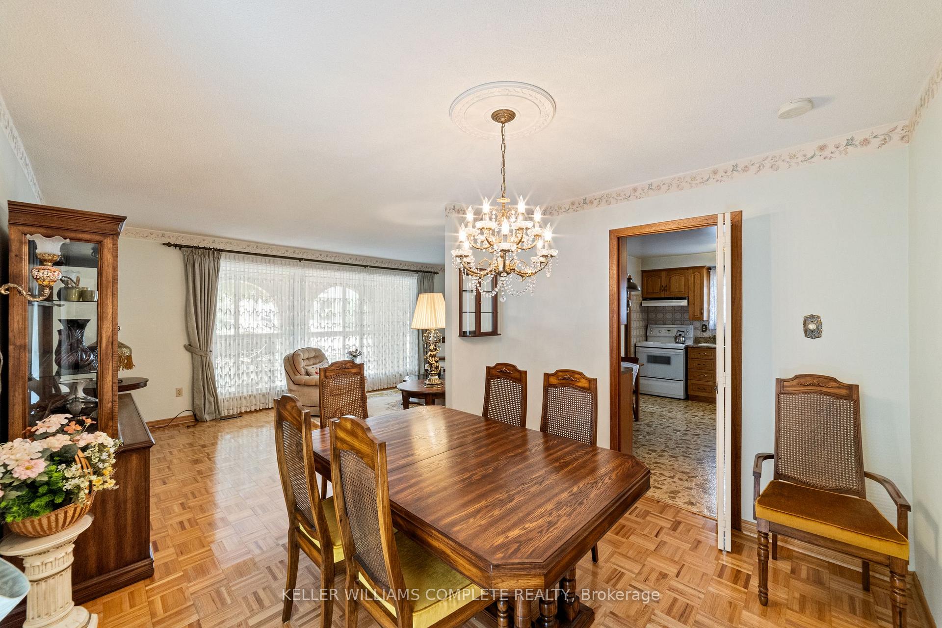 Photo 9 of 191 Appleford Court, Hamilton, Fessenden — HOMEH