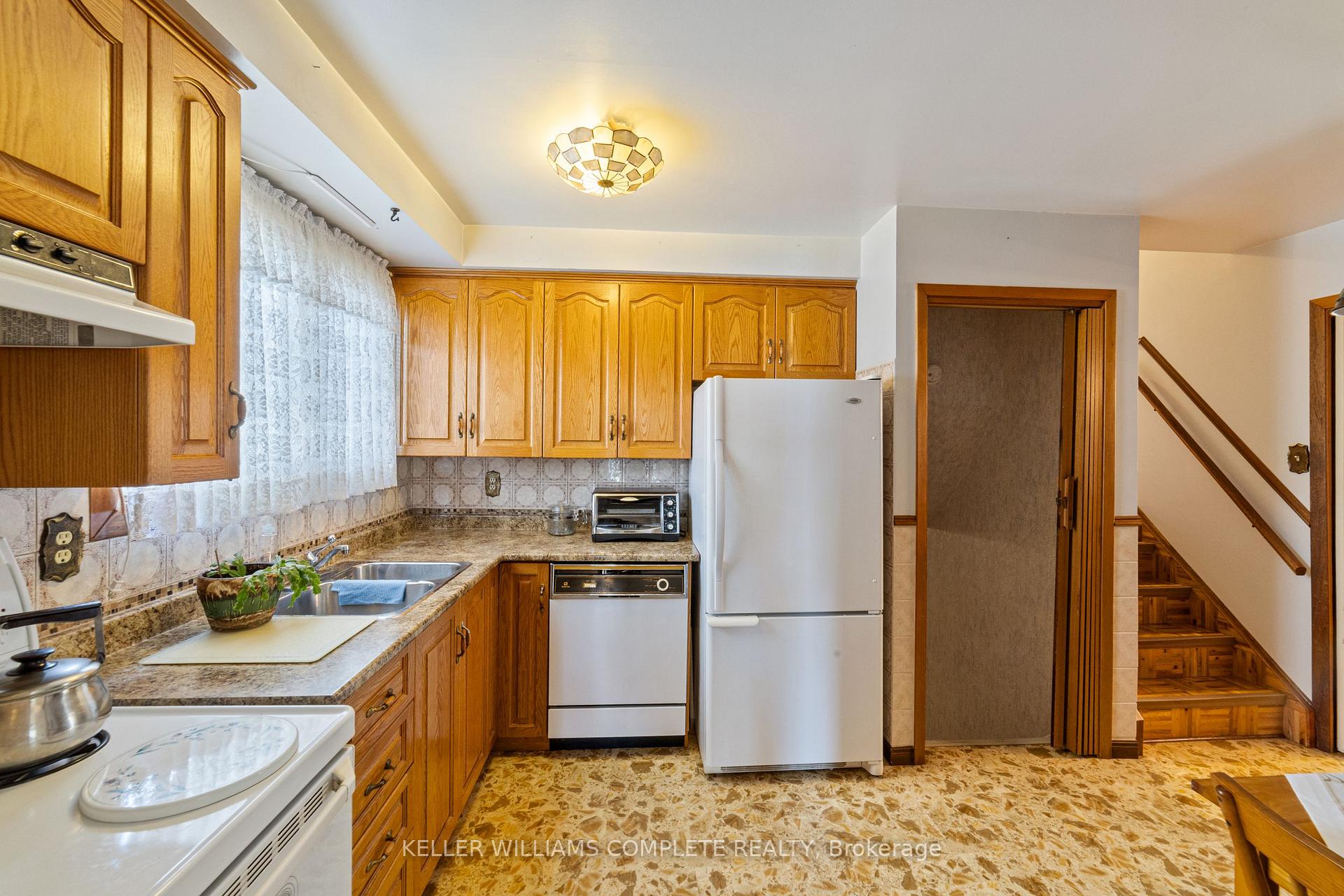 Photo 10 of 191 Appleford Court, Hamilton, Fessenden — HOMEH