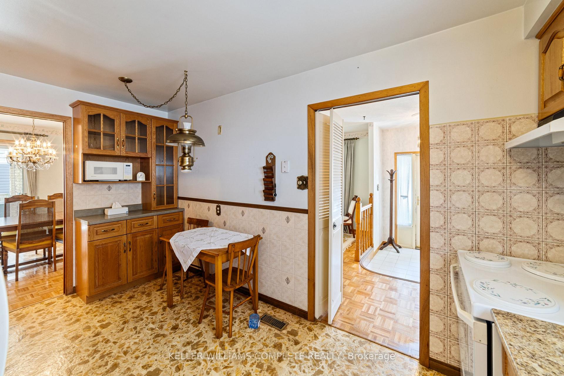 Photo 11 of 191 Appleford Court, Hamilton, Fessenden — HOMEH