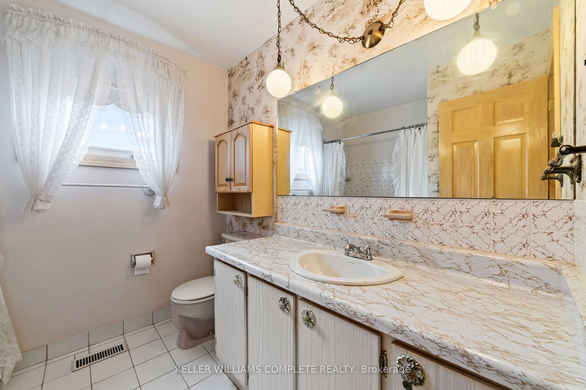 Photo 13 of 191 Appleford Court, Hamilton, Fessenden — HOMEH