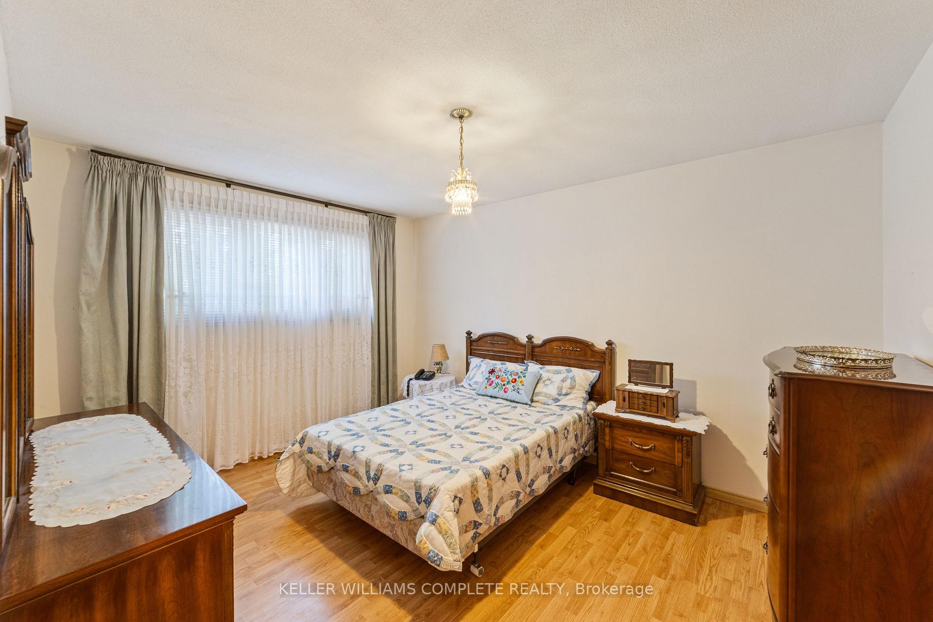 Photo 14 of 191 Appleford Court, Hamilton, Fessenden — HOMEH