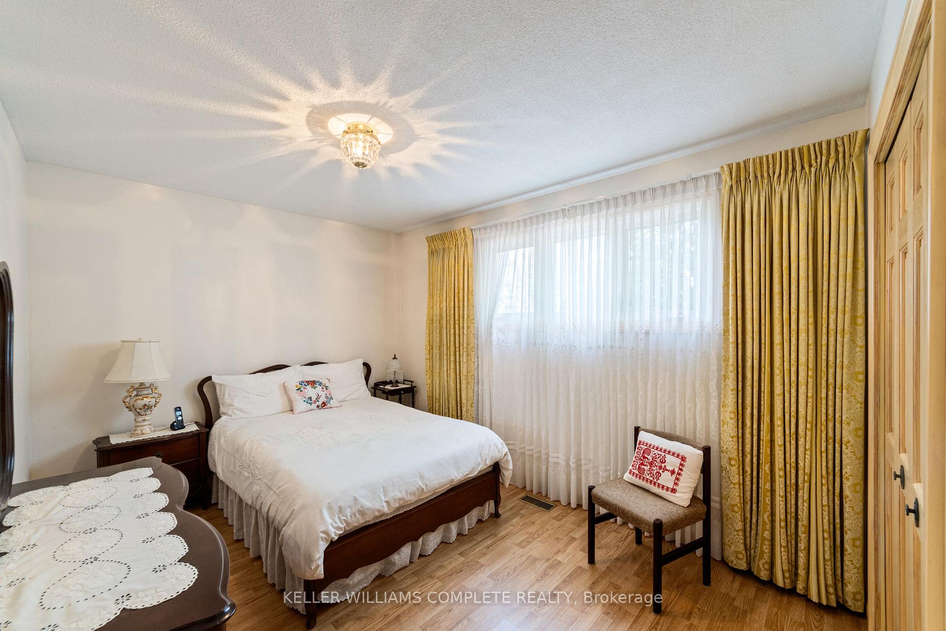Photo 16 of 191 Appleford Court, Hamilton, Fessenden — HOMEH