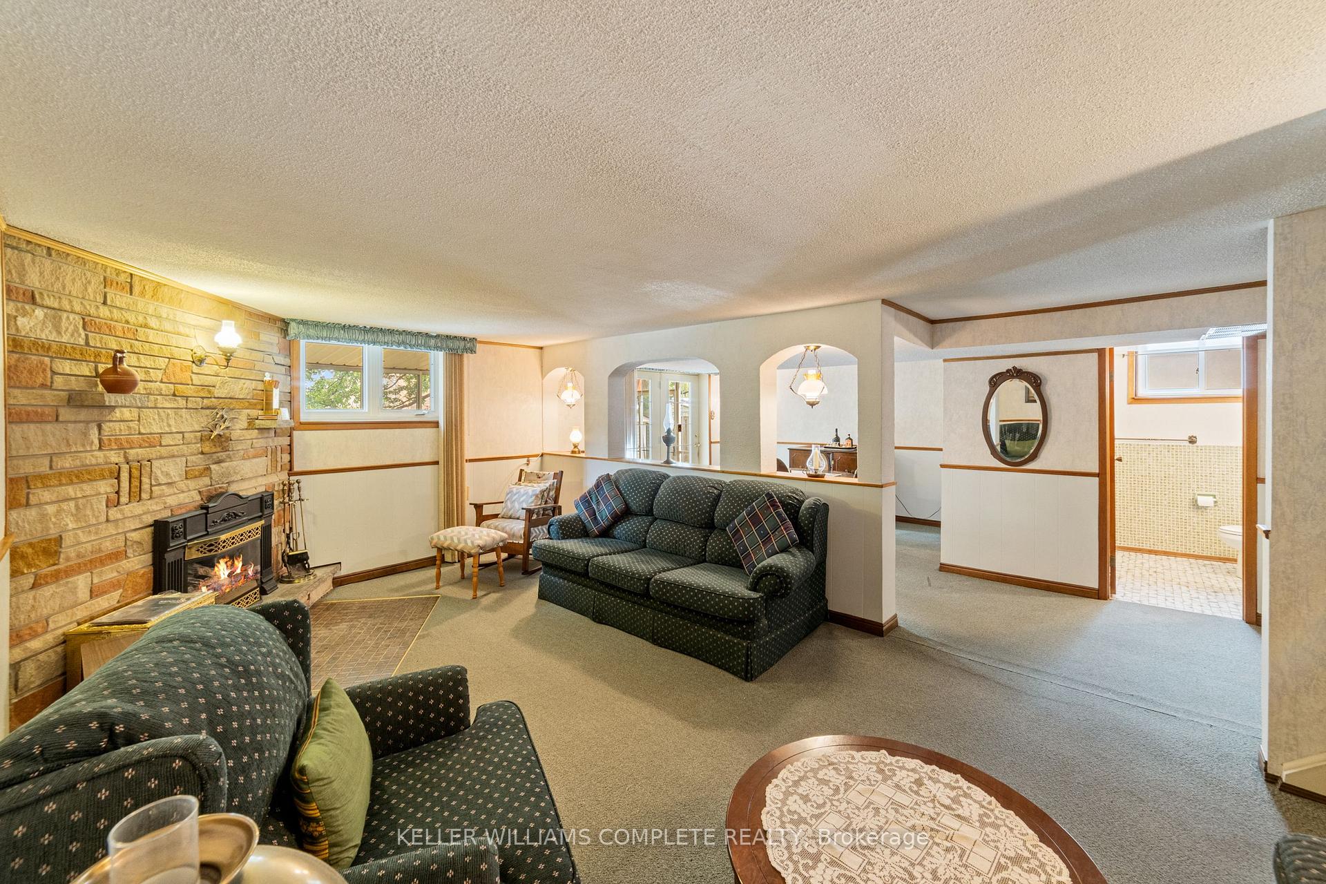 Photo 20 of 191 Appleford Court, Hamilton, Fessenden — HOMEH