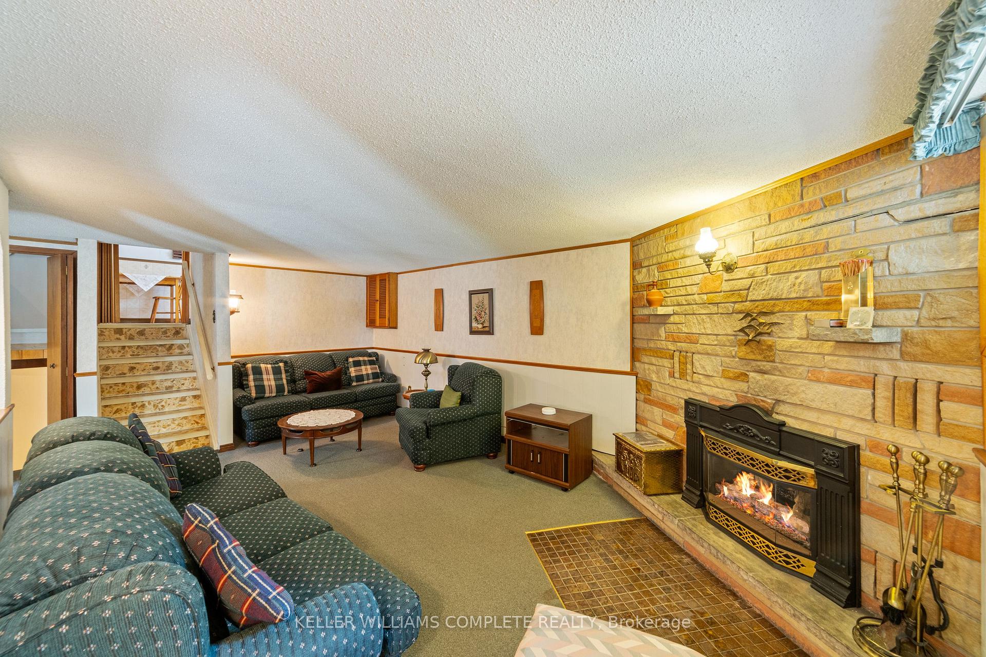 Photo 21 of 191 Appleford Court, Hamilton, Fessenden — HOMEH