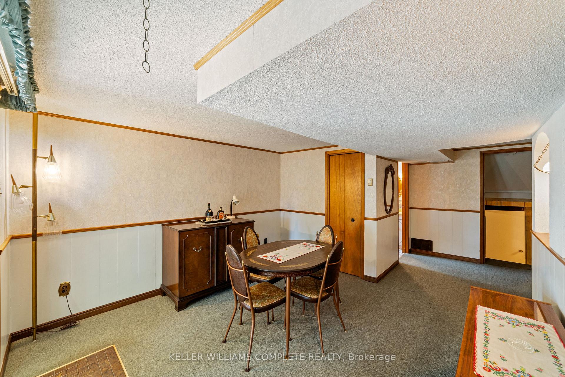 Photo 23 of 191 Appleford Court, Hamilton, Fessenden — HOMEH